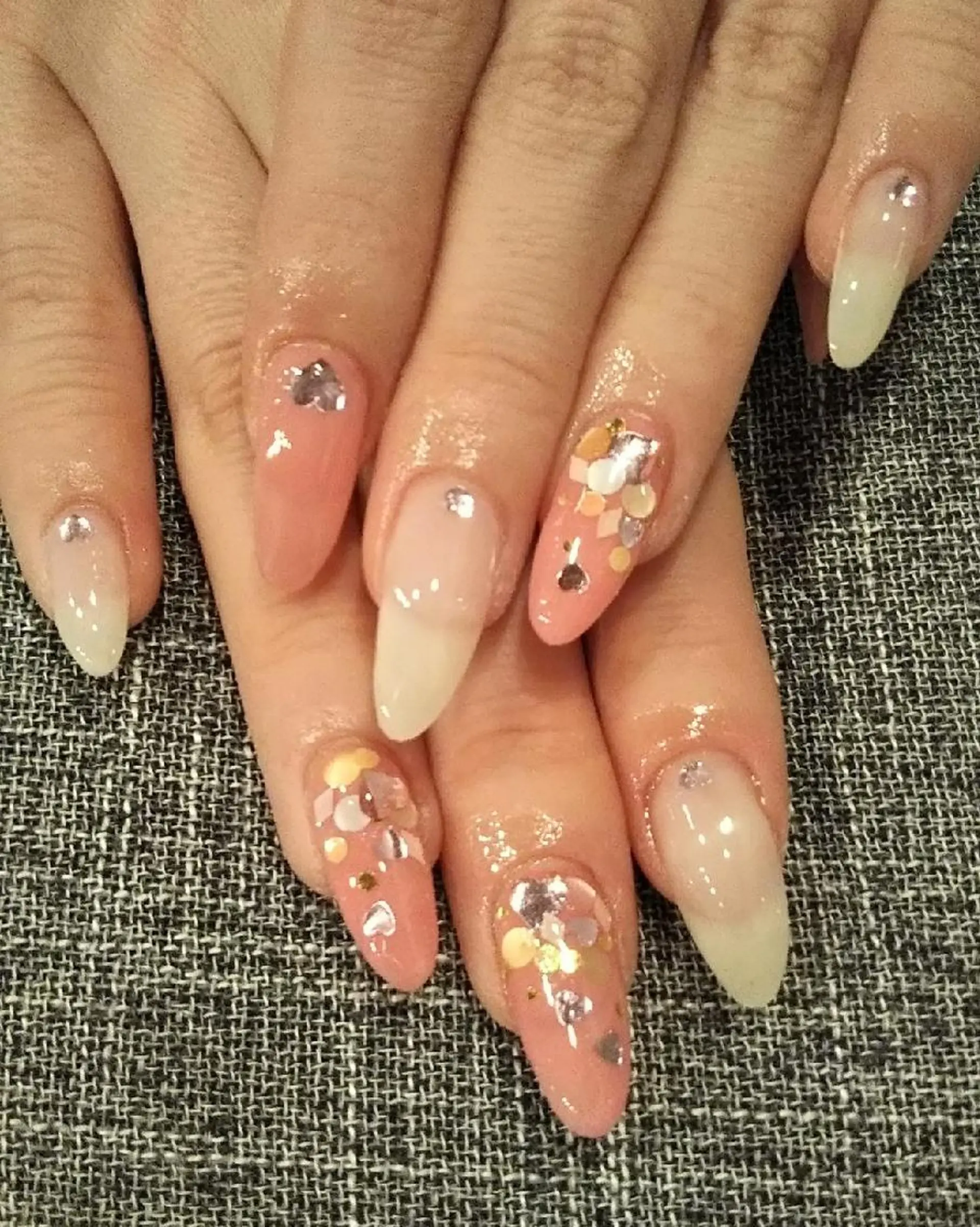 ネイル ホログラムネイル キラキラネイル ハンドネイル private salon mieのネイルデザイン