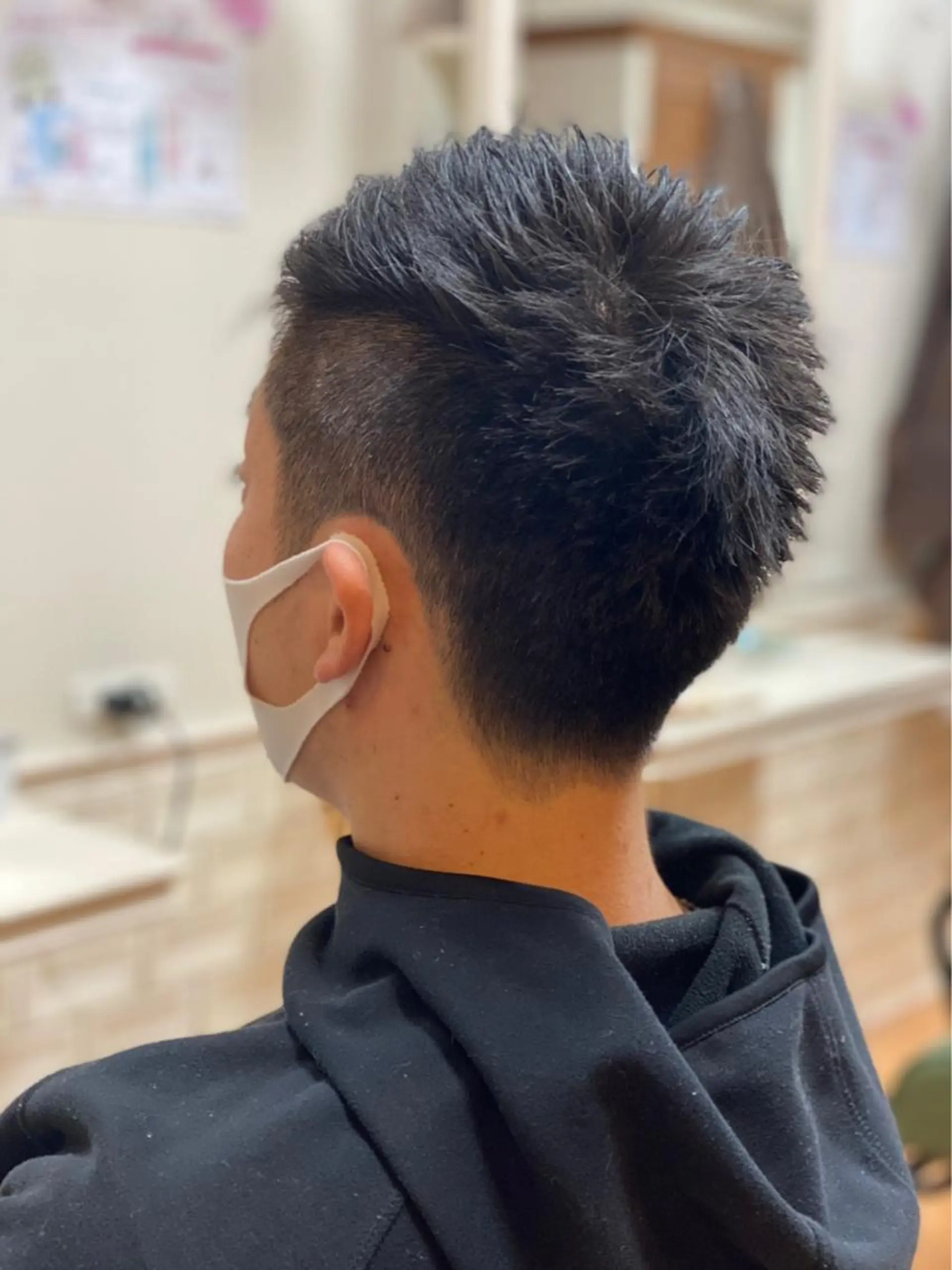 ショート メンズ 生駒市デザインカラー /浜中美奈のヘアスタイル