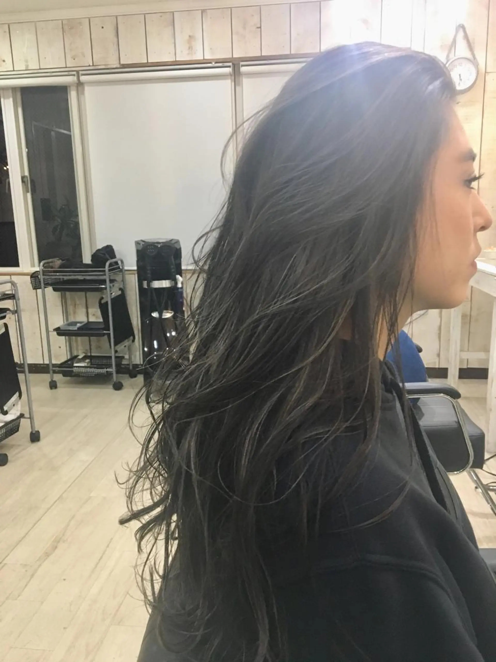 ロング カラー 鷺谷 玲奈のヘアスタイル