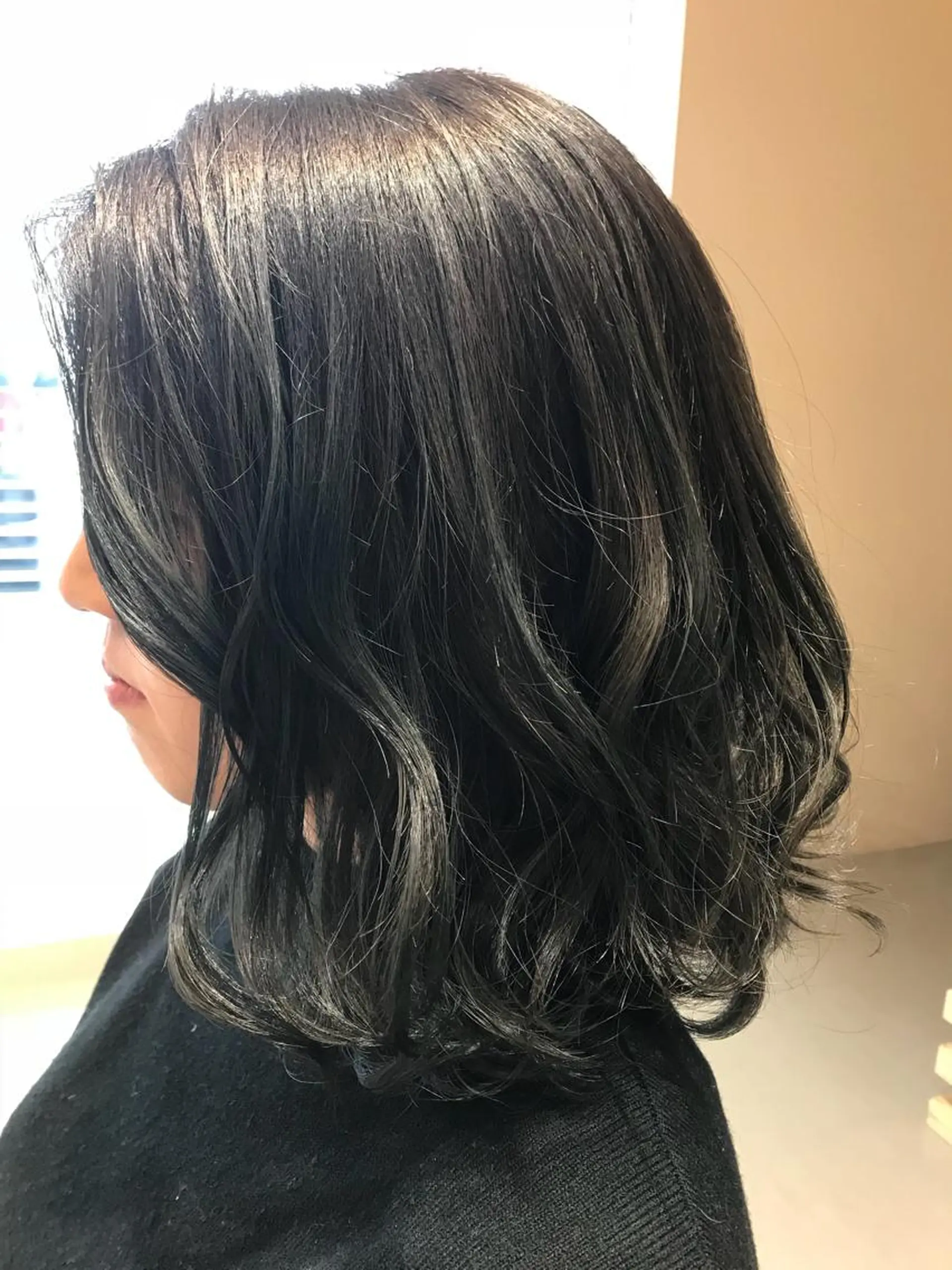 セミロング カラー 関口 友行のヘアスタイル