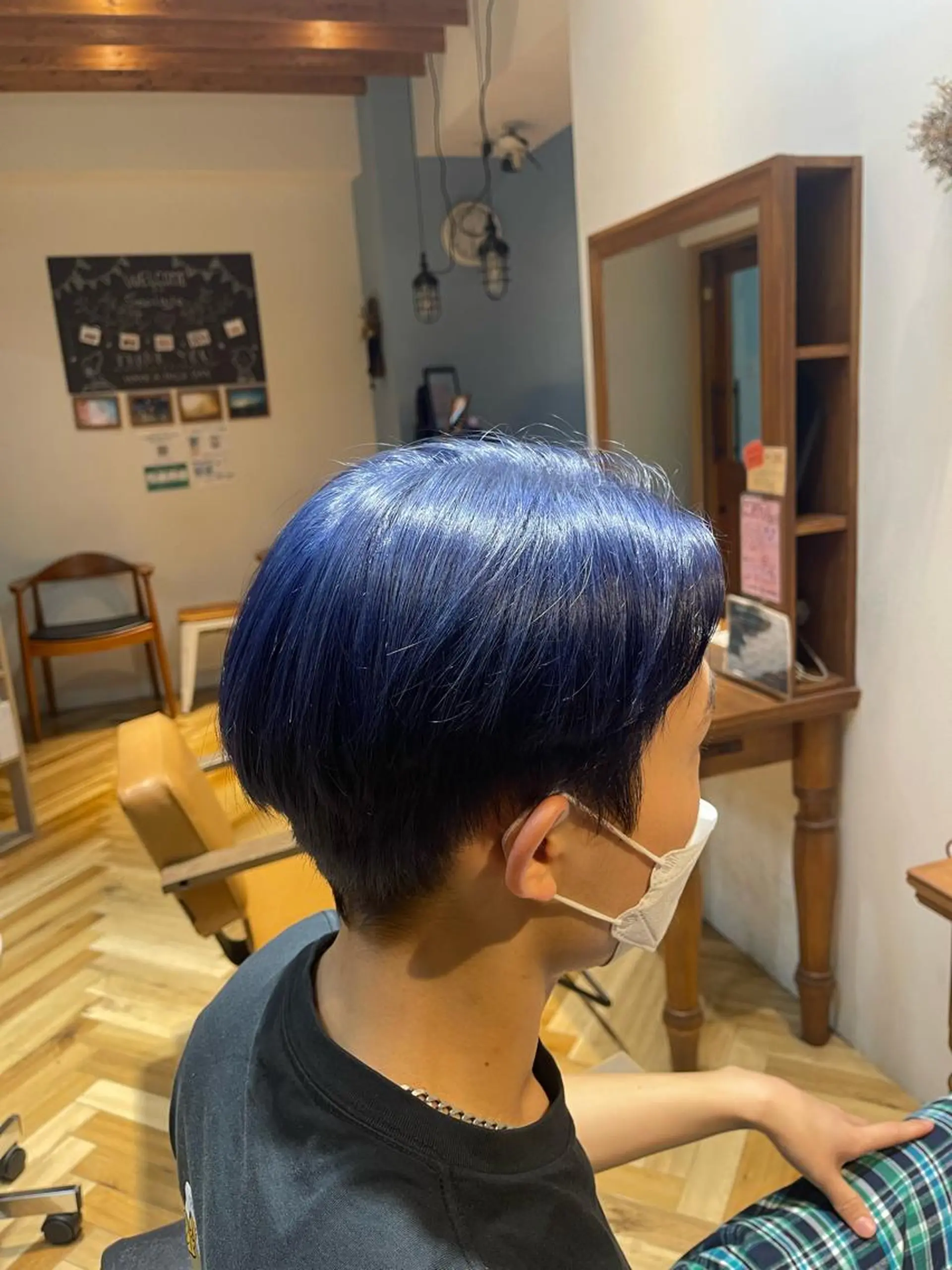 カラー バヤラー バイガルマーのヘアスタイル