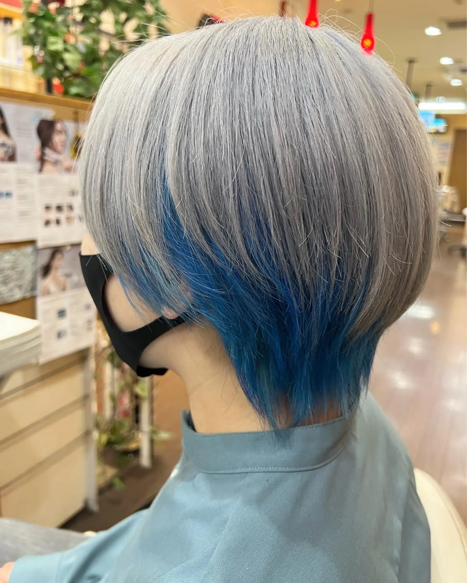 ショート カラー ブルーカラー インナーカラー シルバー ショートヘア ヘアカラー まさき✂︎ブリーチ／ デザインカラーのヘアスタイル