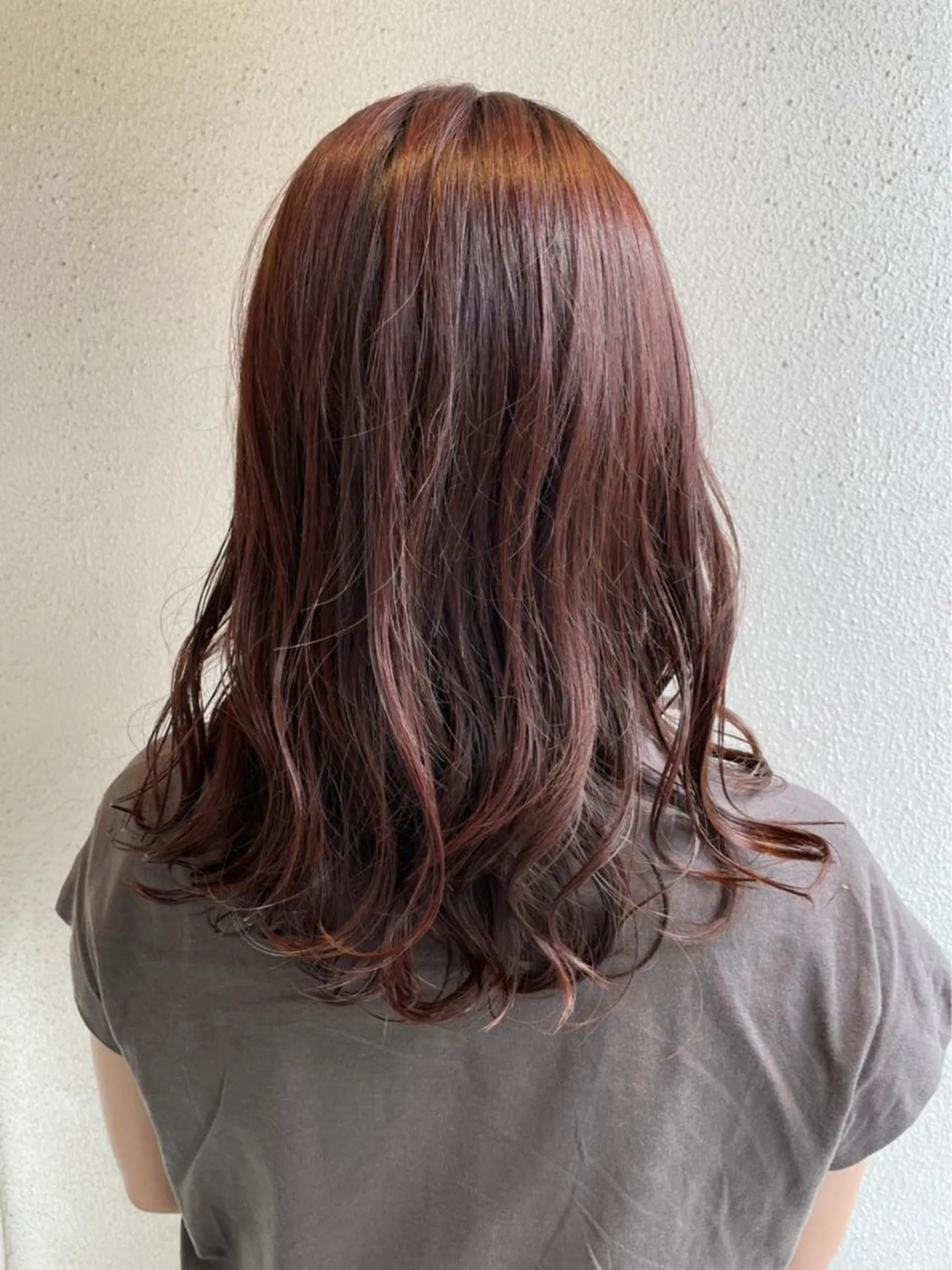 セミロング カラー カシス オレンジ オレンジレッド レッドカラー Sanctuary 南森町店のヘアスタイル