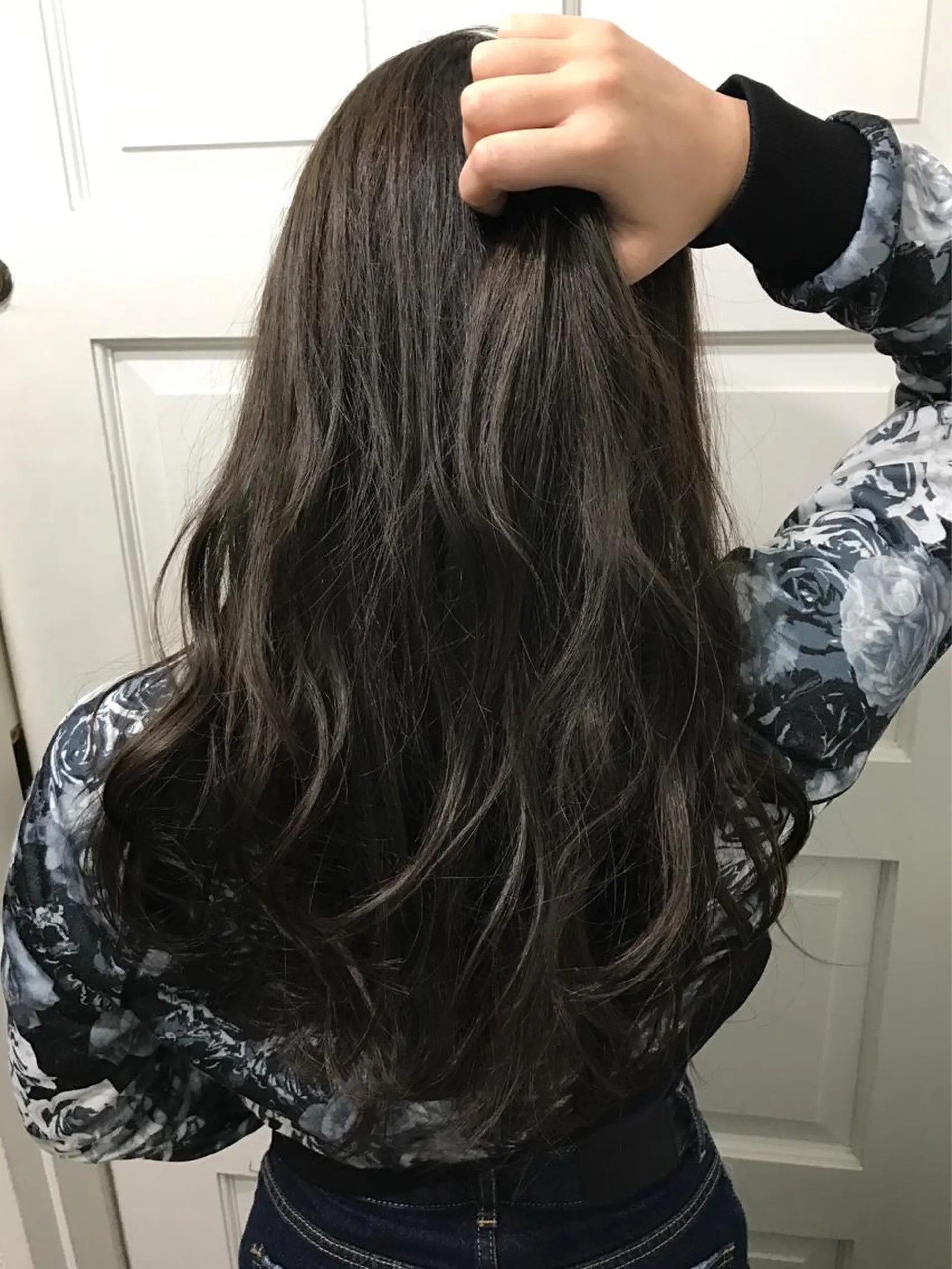 ミディアム セミロング ロング カラー アッシュ アッシュグレー アッシュグレージュ グレージュ Heart's所属・若杉 諒のヘアスタイル