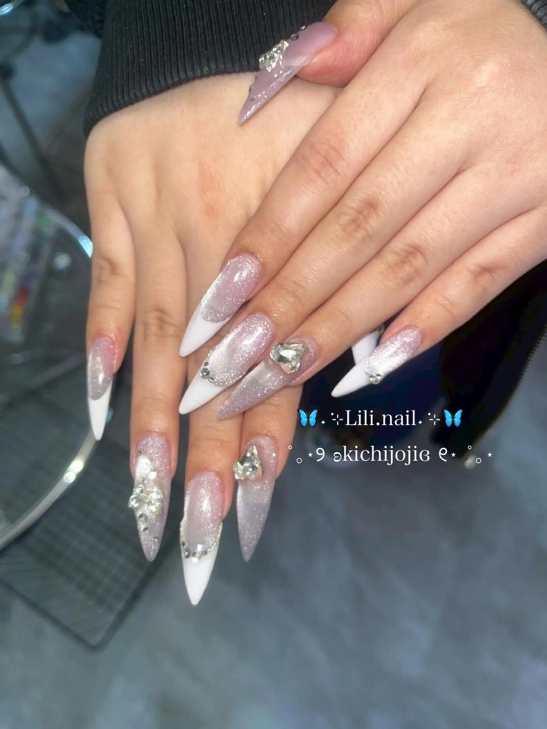 ネイル ハンドネイル フットネイル lili.nail y2k/長さ出しのネイルデザイン