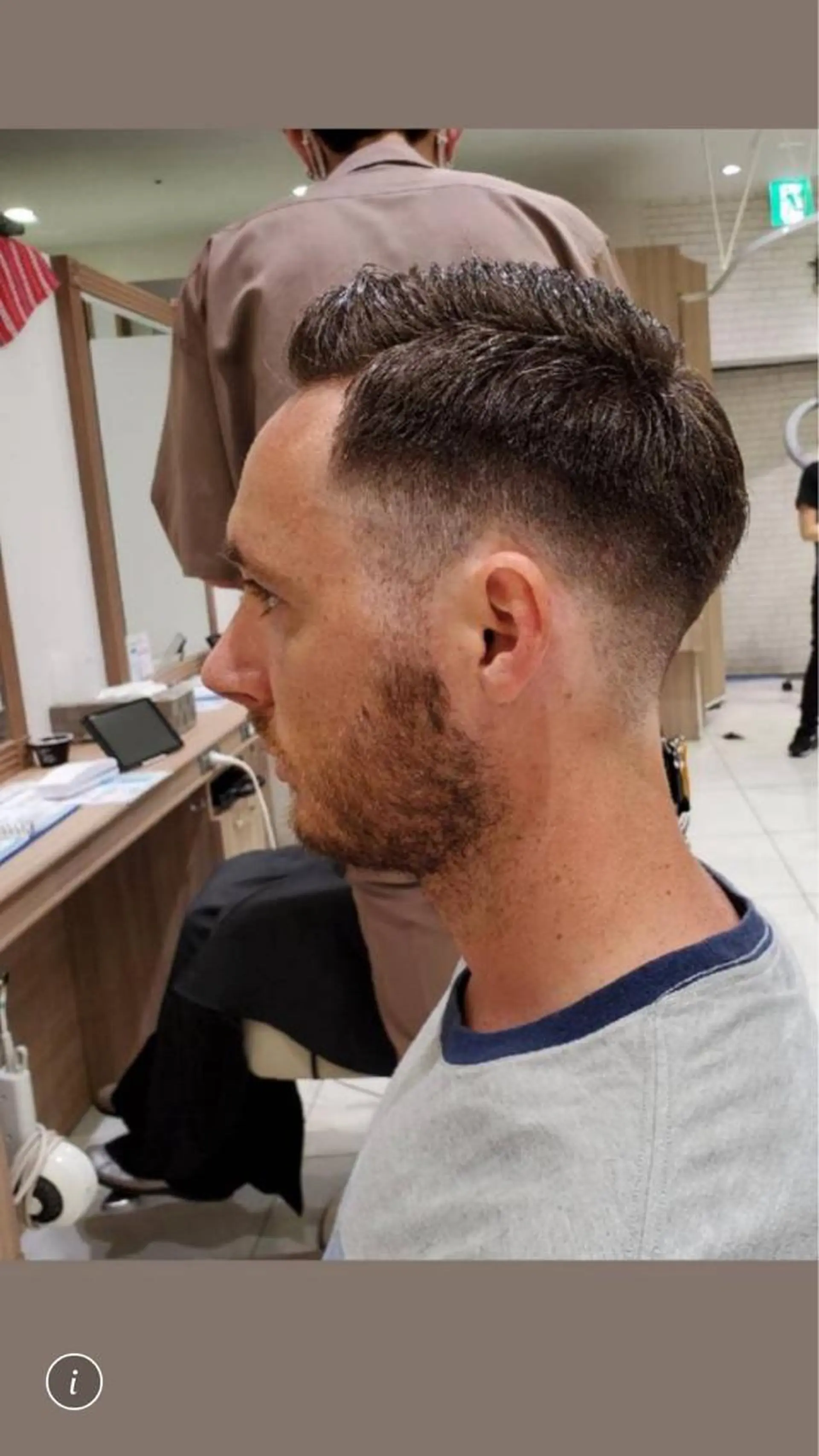 メンズ フェードカット スキンフェード カット 前田 真孝のヘアスタイル