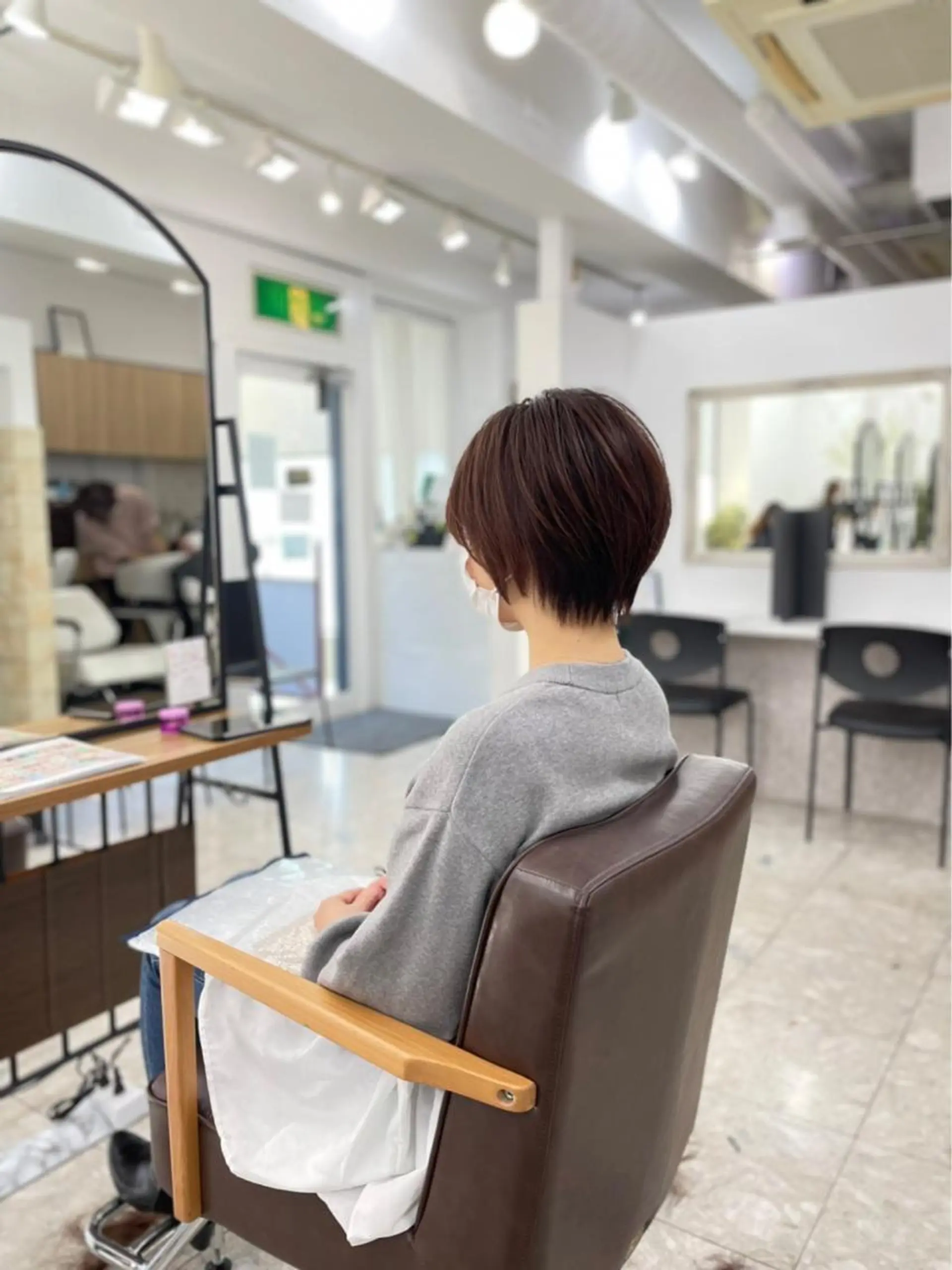 ショート カラー ハイライト&曲がる 縮毛矯正特化 玉置のヘアスタイル