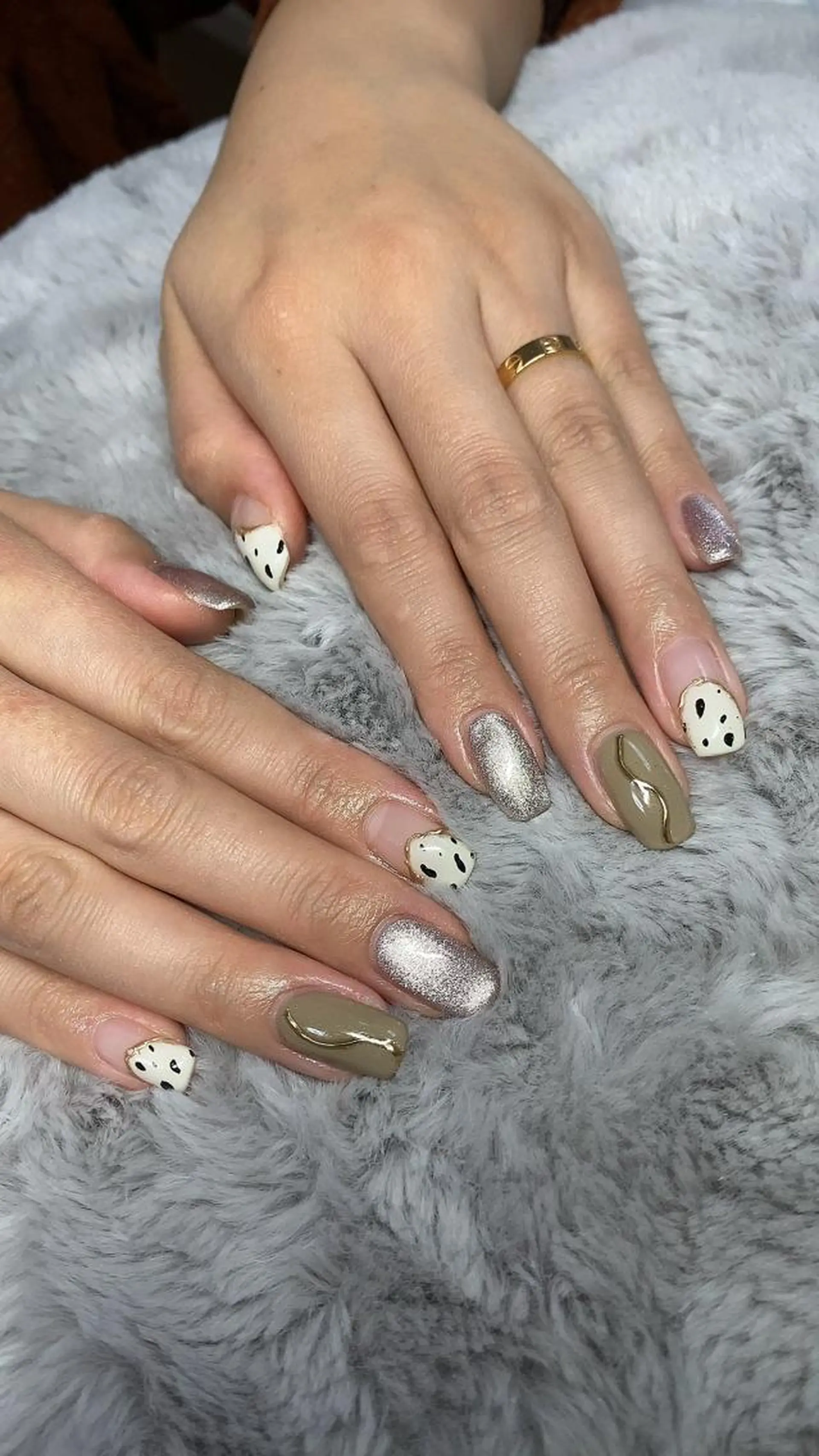 ネイル マグネットネイル ミラーネイル ニュアンスネイル ハンドネイル nail salon "a"のネイルデザイン