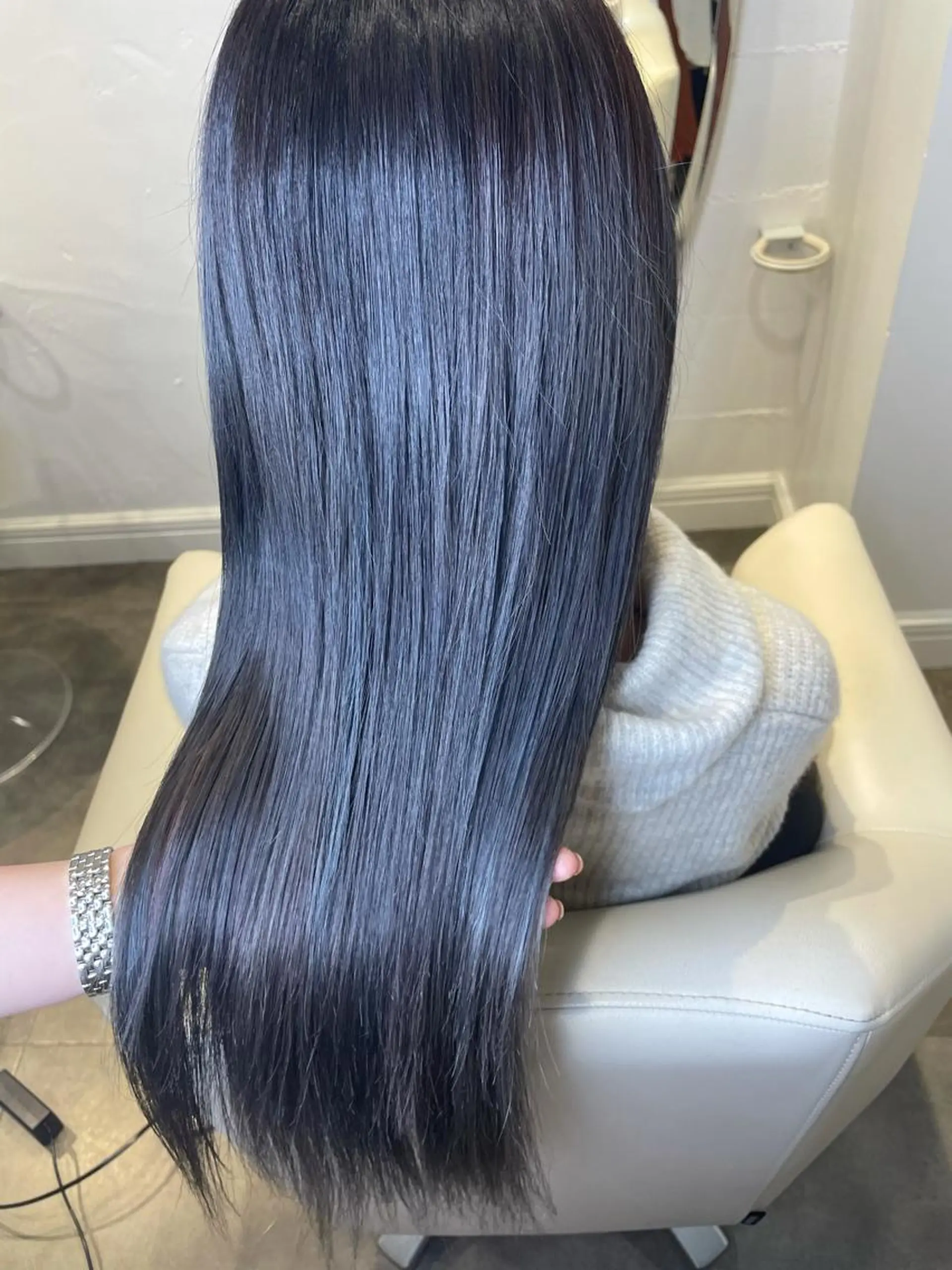 ロング カラー アッシュ ブリーチ ネイビーカラー . AYUKAのヘアスタイル