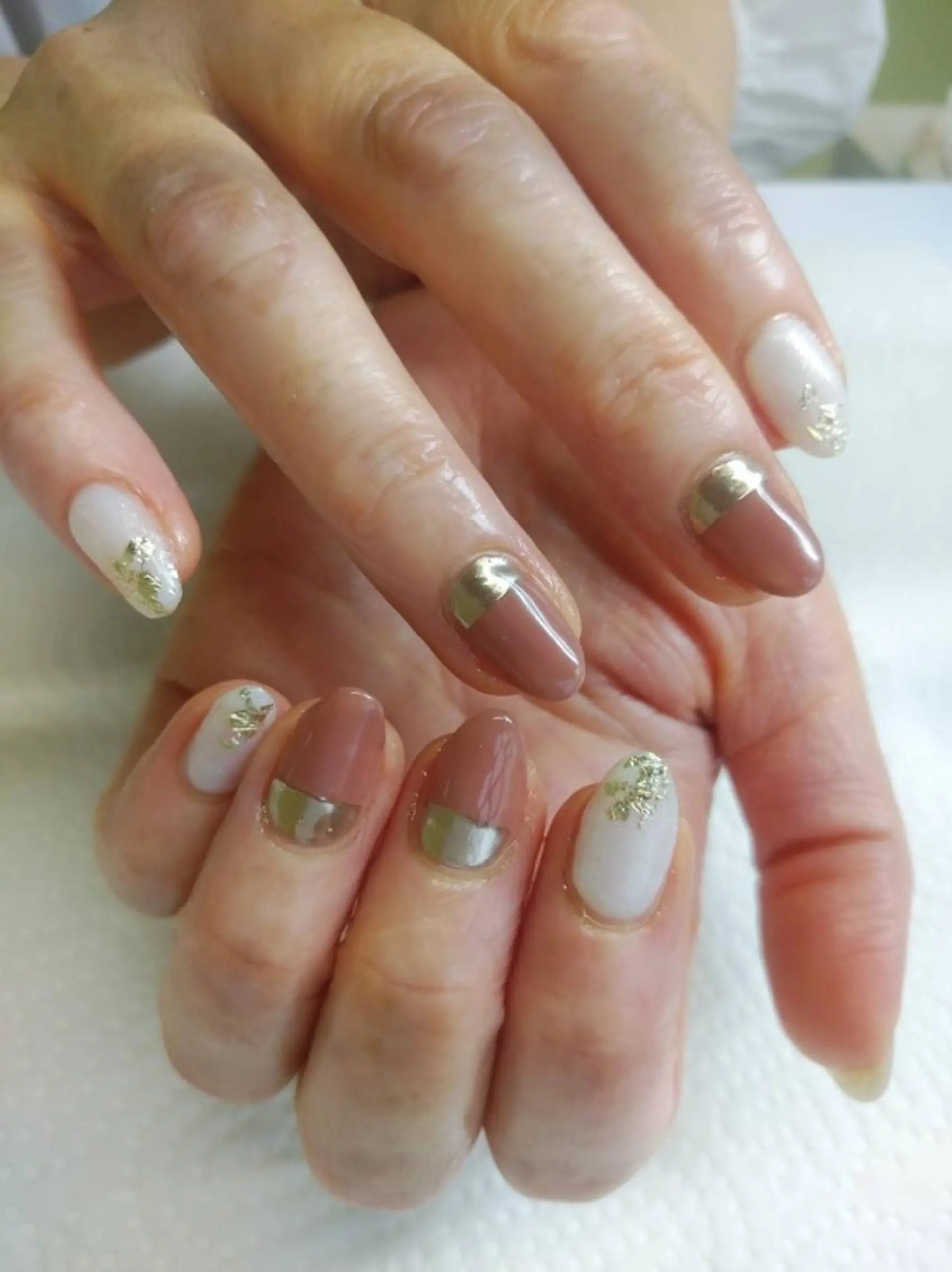 ネイル ミラーネイル ホワイト プライベートサロン Rosy Lilyのネイルデザイン