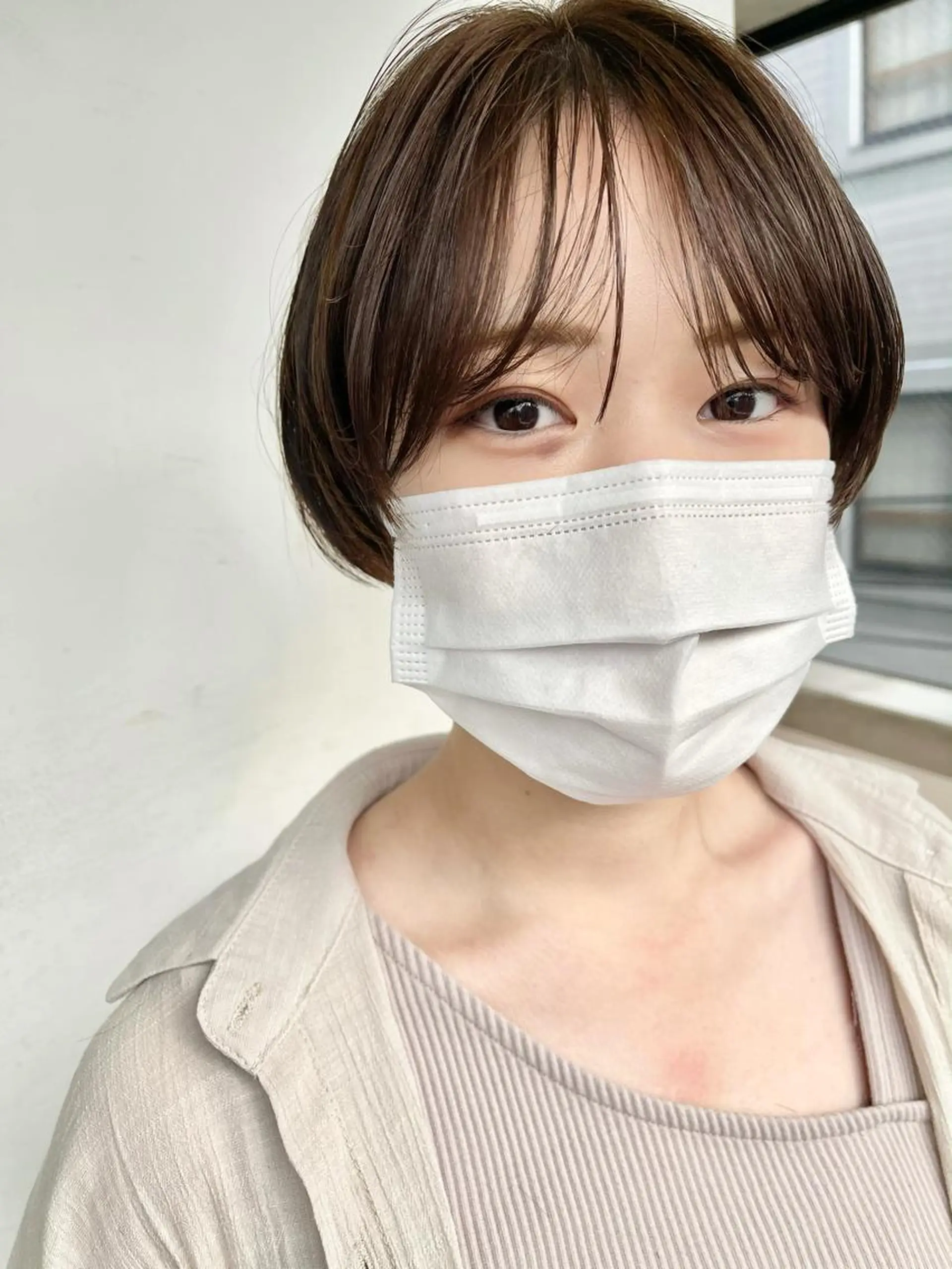 ショート カラー カット ヘアカラー トリートメント 💓パーマ，💗 レイヤーカットのヘアスタイル