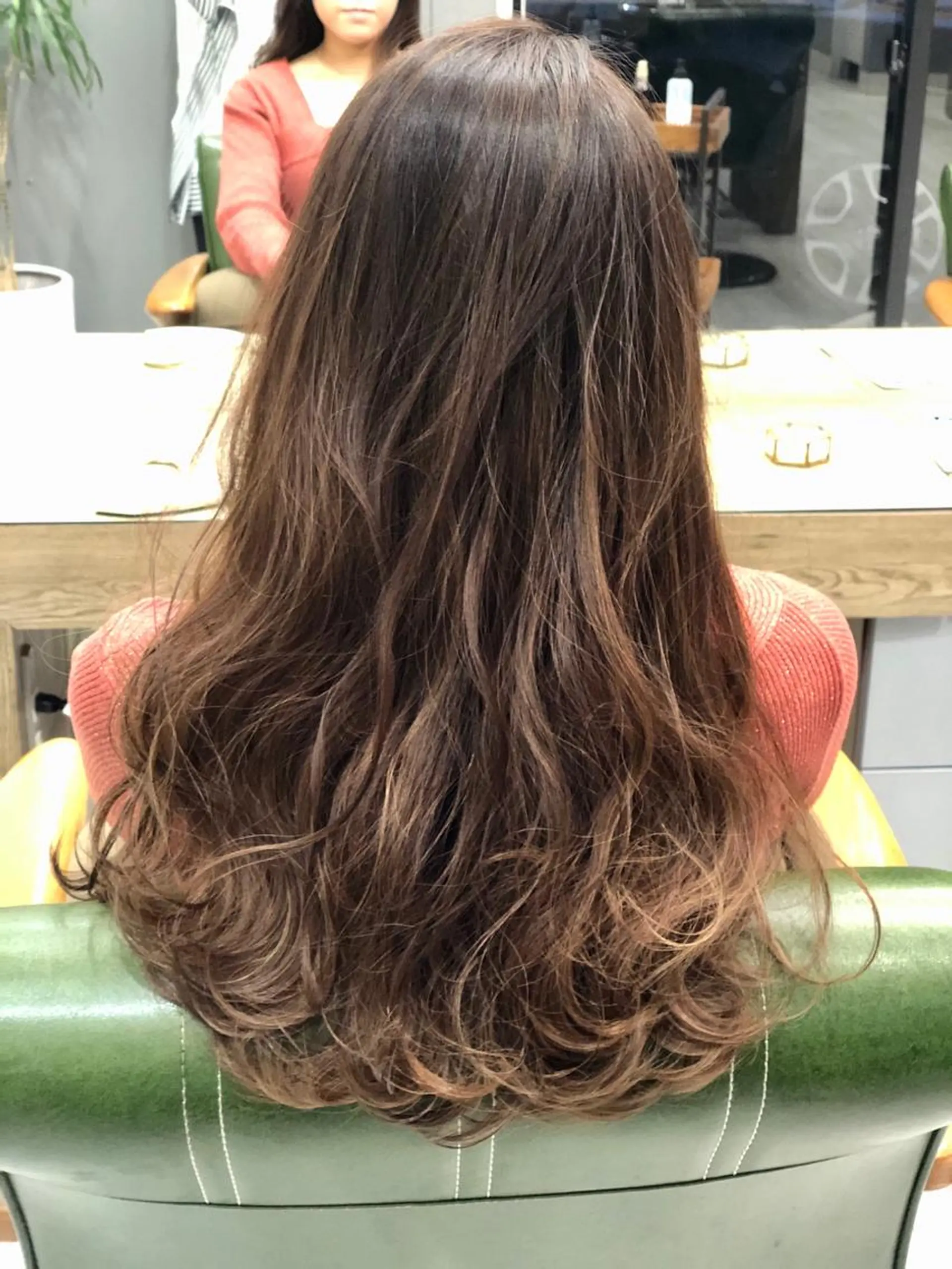 ロング カラー ベージュカラー ハイライトカラー ハイライト 山田 香織のヘアスタイル