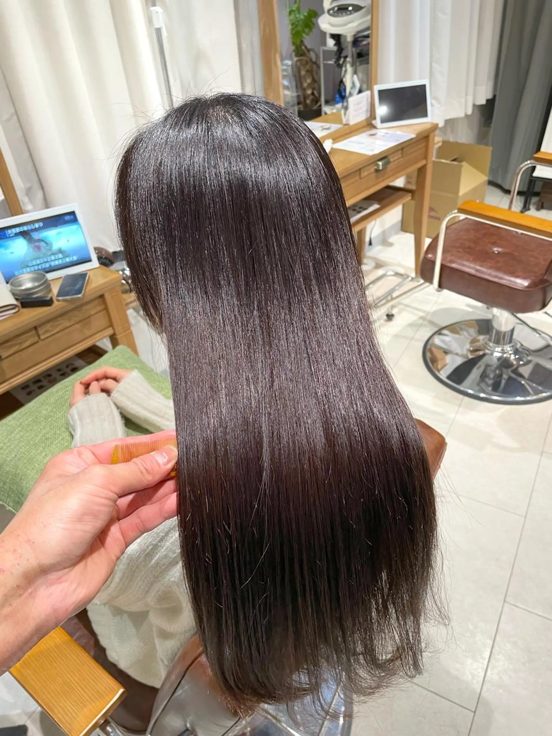 セミロング カラー パーマ 髪質改善 ストレートパーマ カット 縮毛矯正 eins.hair所属・過去一の柔髪ヘア 🌿einshairのヘアスタイル