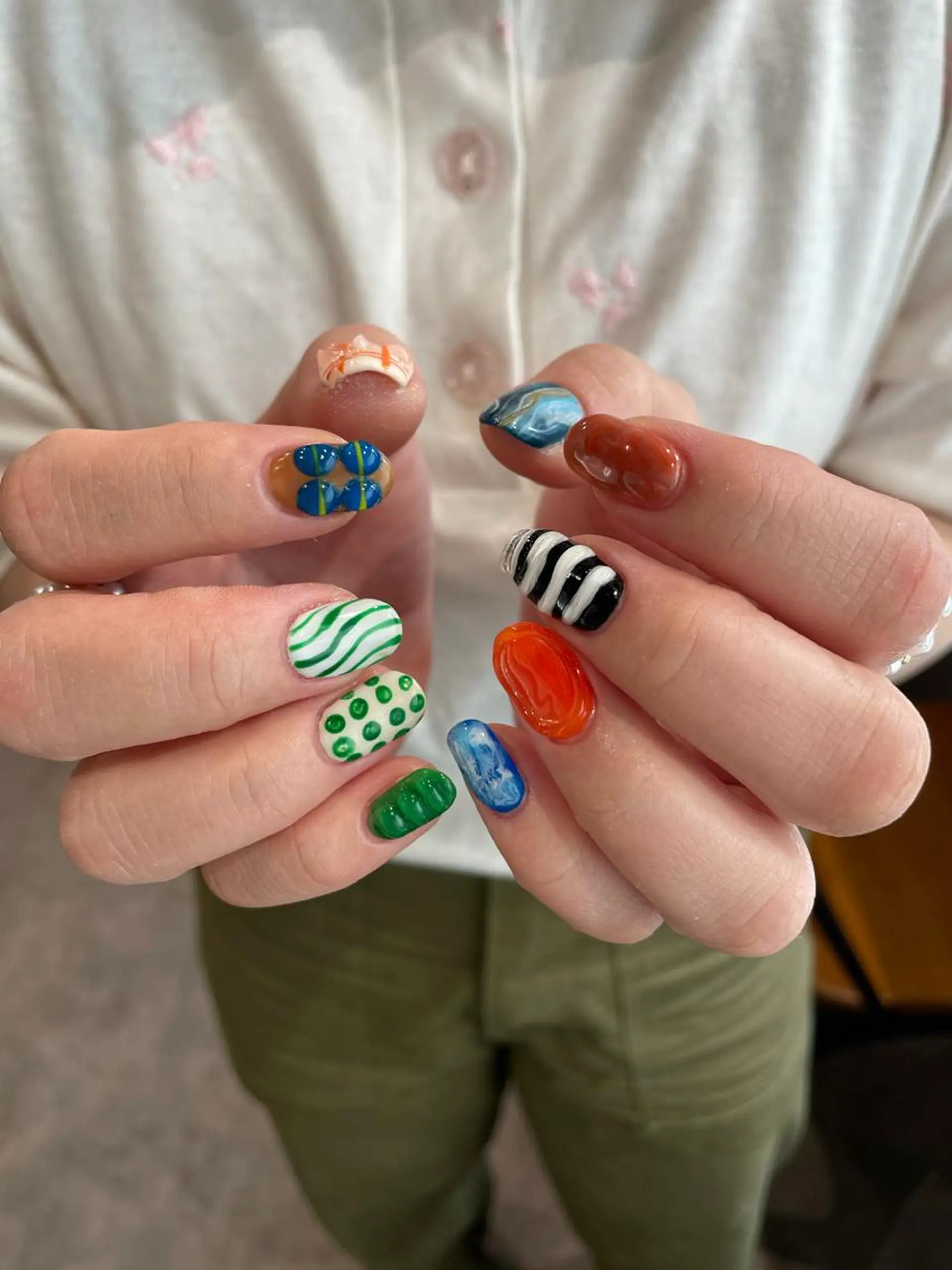 ネイル 持ち込み ハンドネイル ナチュラル透明感🌱 小山美樹子のヘアスタイル