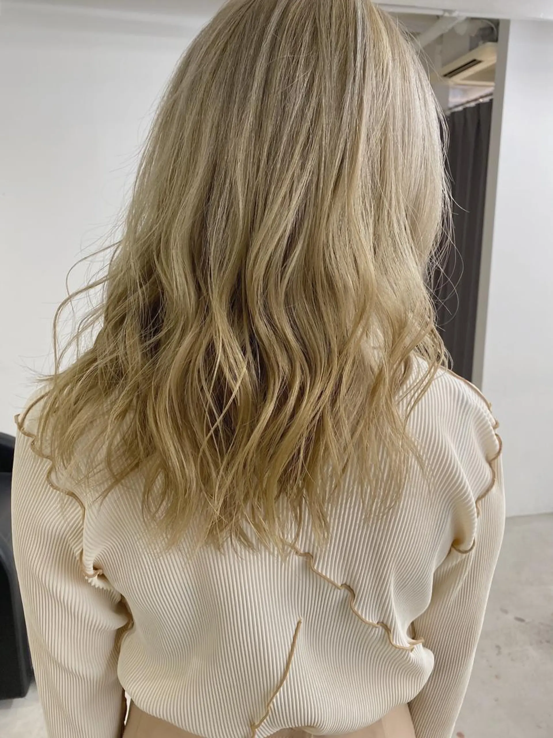 セミロング カラー ヘアアレンジ Flamme Annaのヘアスタイル