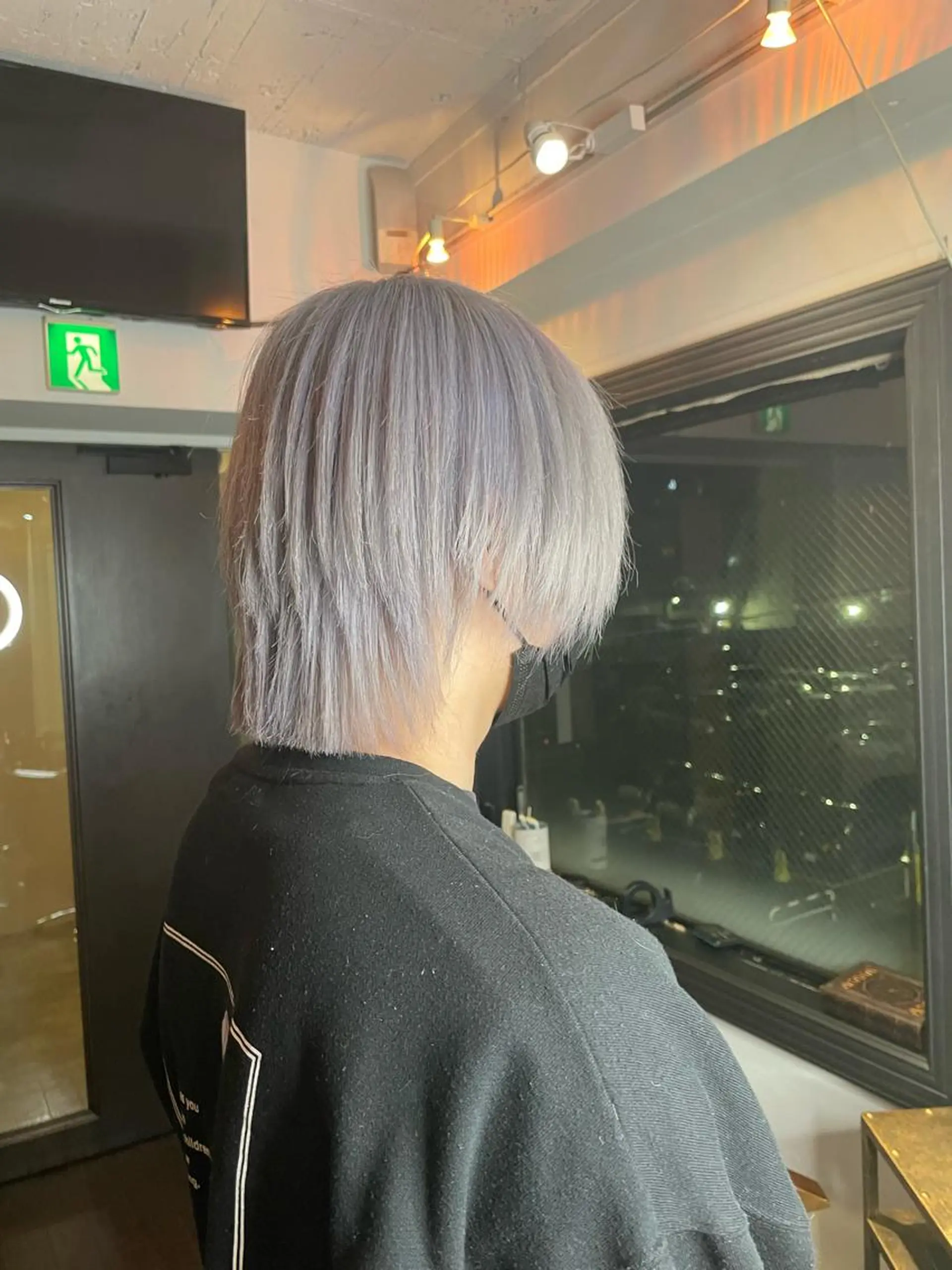 ショート メンズ メンズバレイヤージュ メンズブリーチ メンズハイライト メンズハイトーン メンズメッシュ 安田和洋 ブリーチカラー特化のヘアスタイル