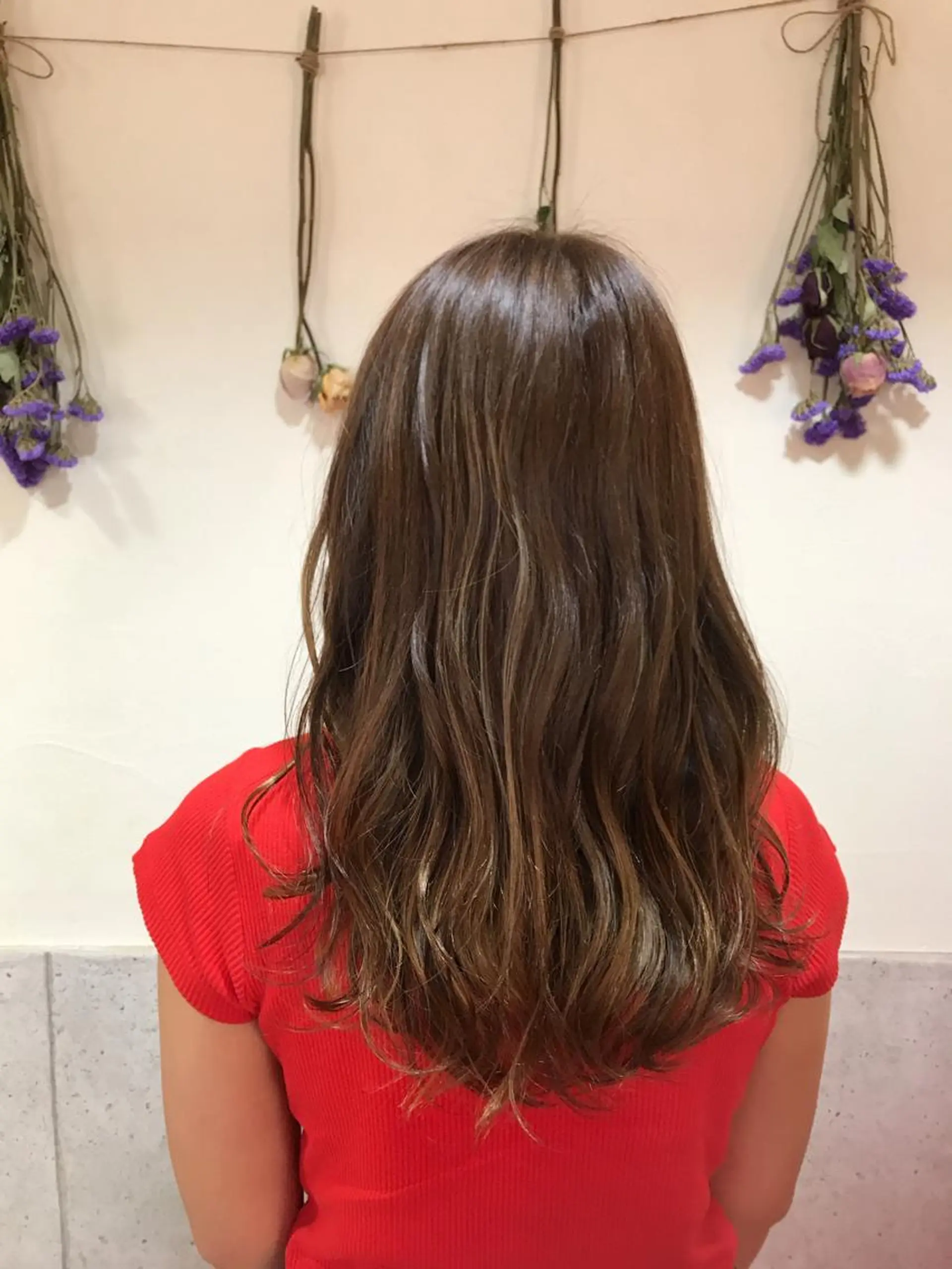 ロング カラー グレージュ ハイライトカラー ハイライト LOST CITY 横浜所属・🪐脱白髪染め 🪐松尾菜々美のヘアスタイル