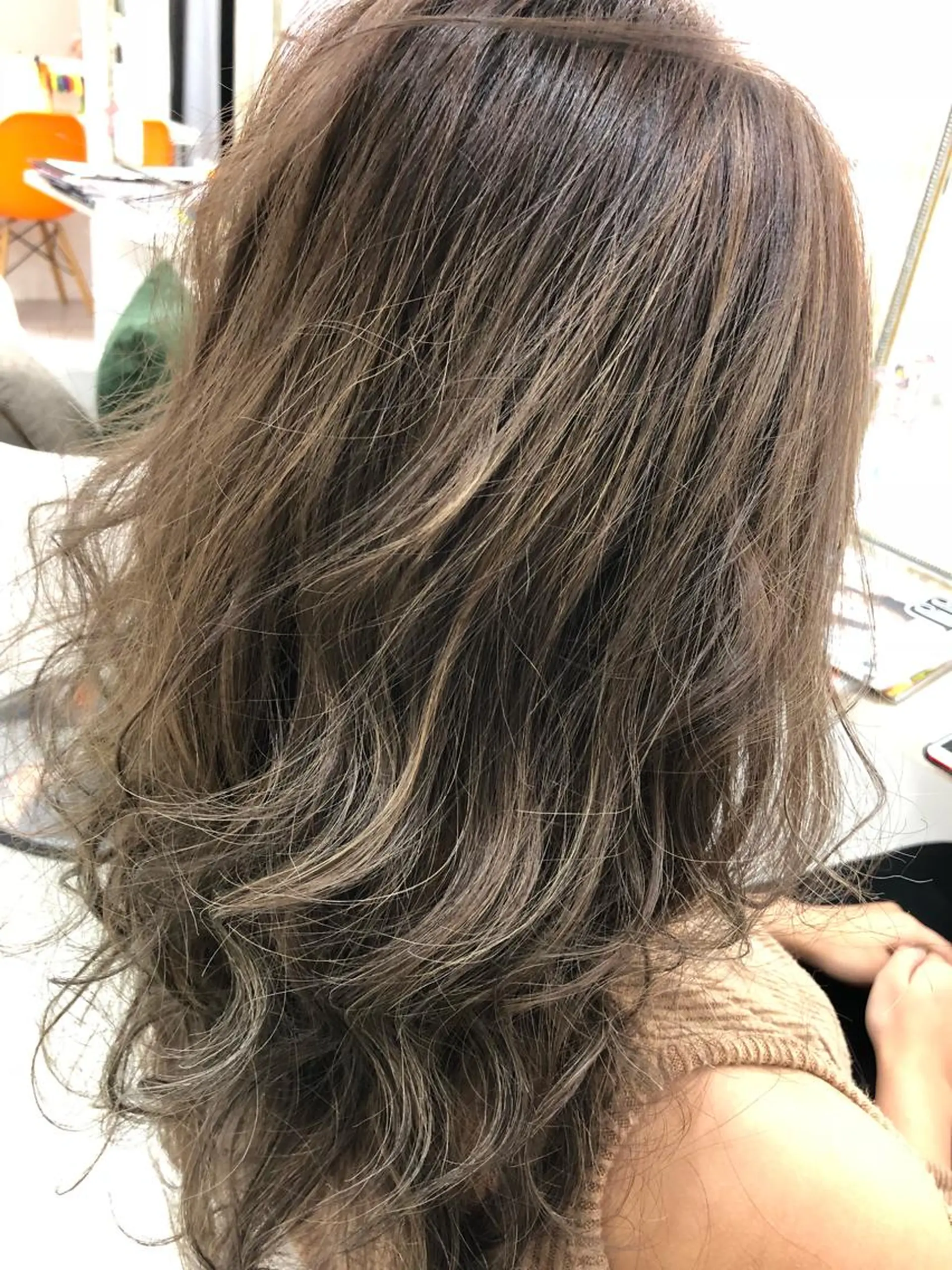 セミロング カラー 髪質改善 中川 翔のヘアスタイル