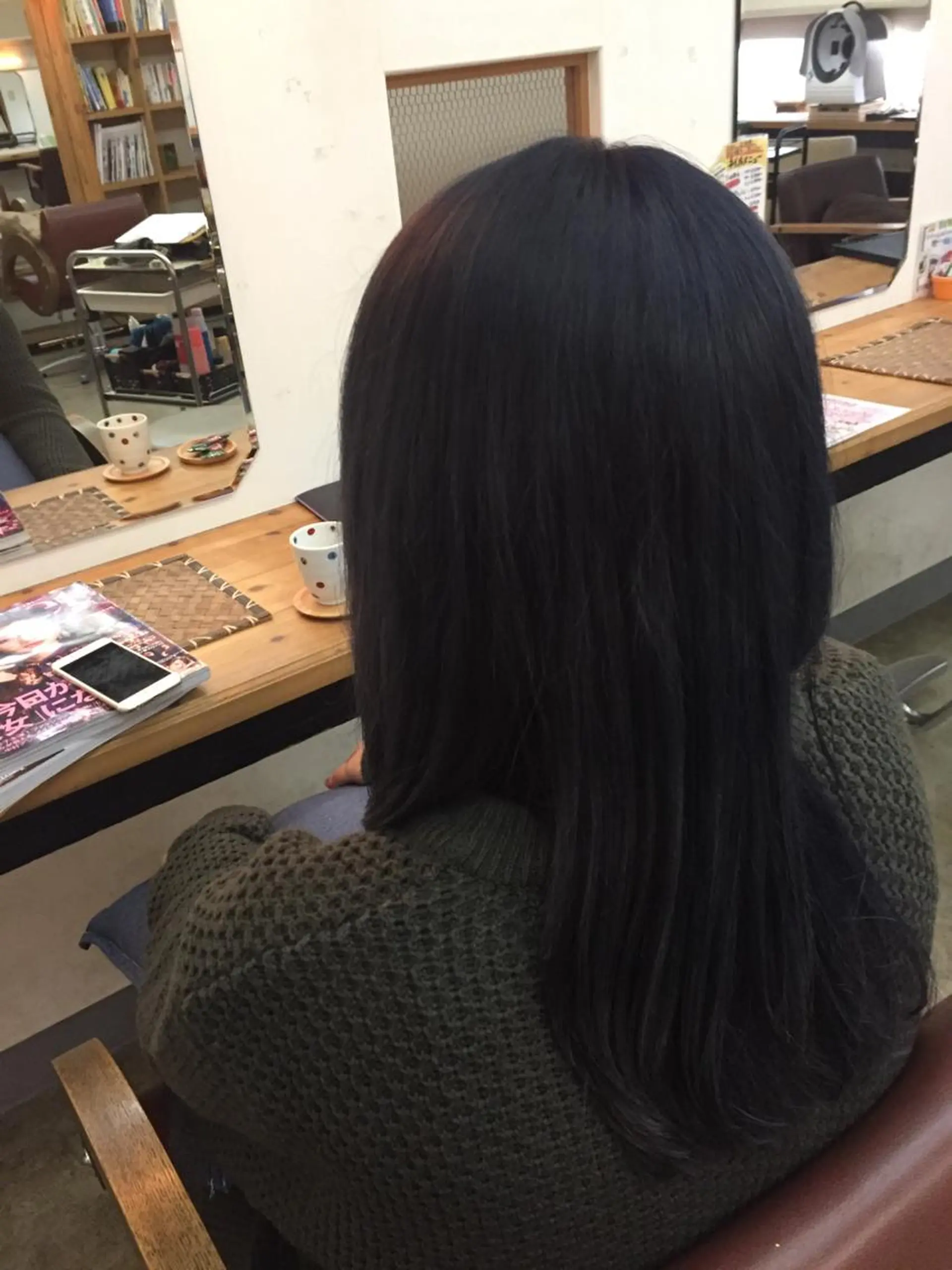 ロング カラー ブリーチ 磯貝 美徳のヘアスタイル