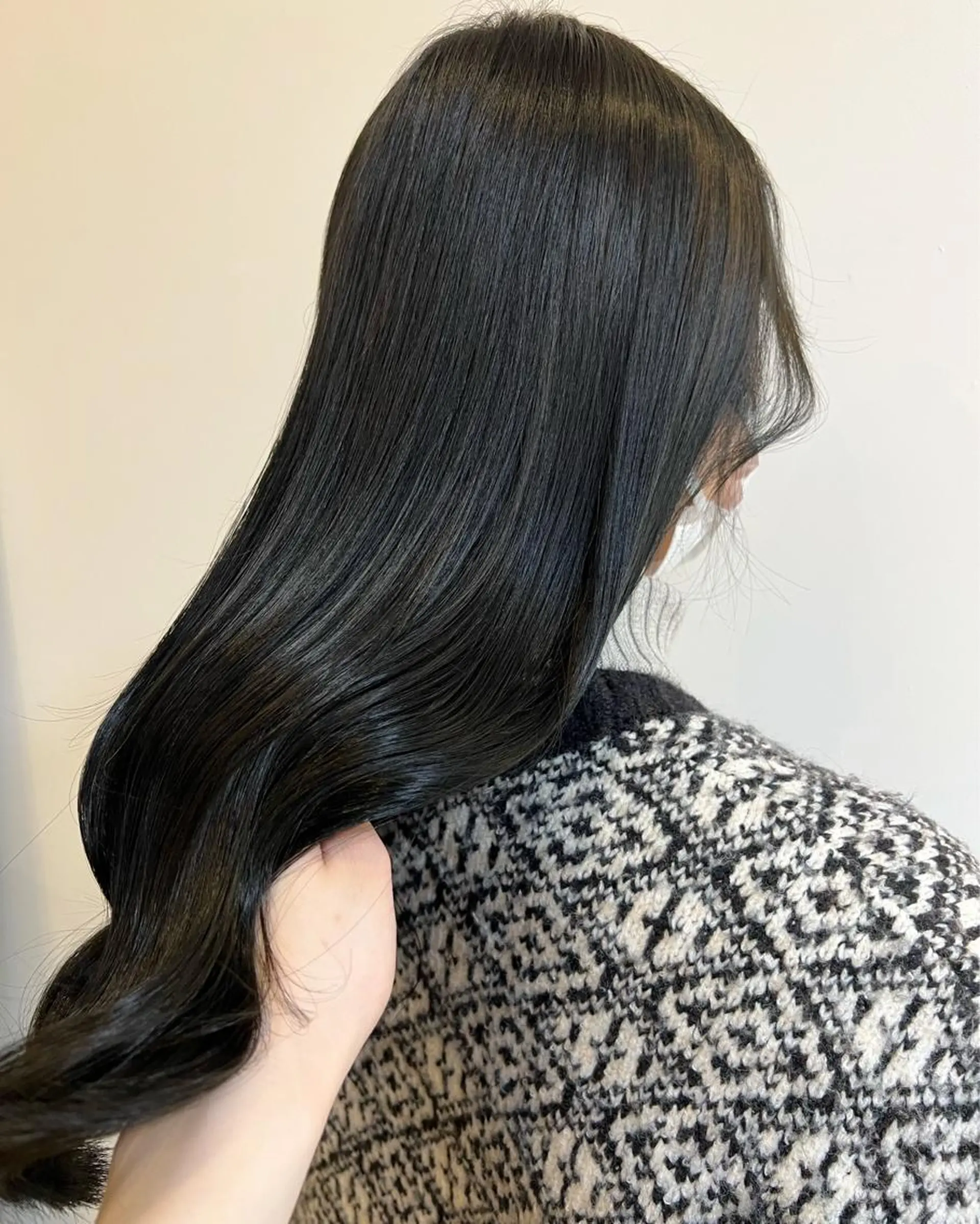 ロング カラー iru所属・透明感，髪質改善の プロ☝🏻前田俊樹✨のヘアスタイル