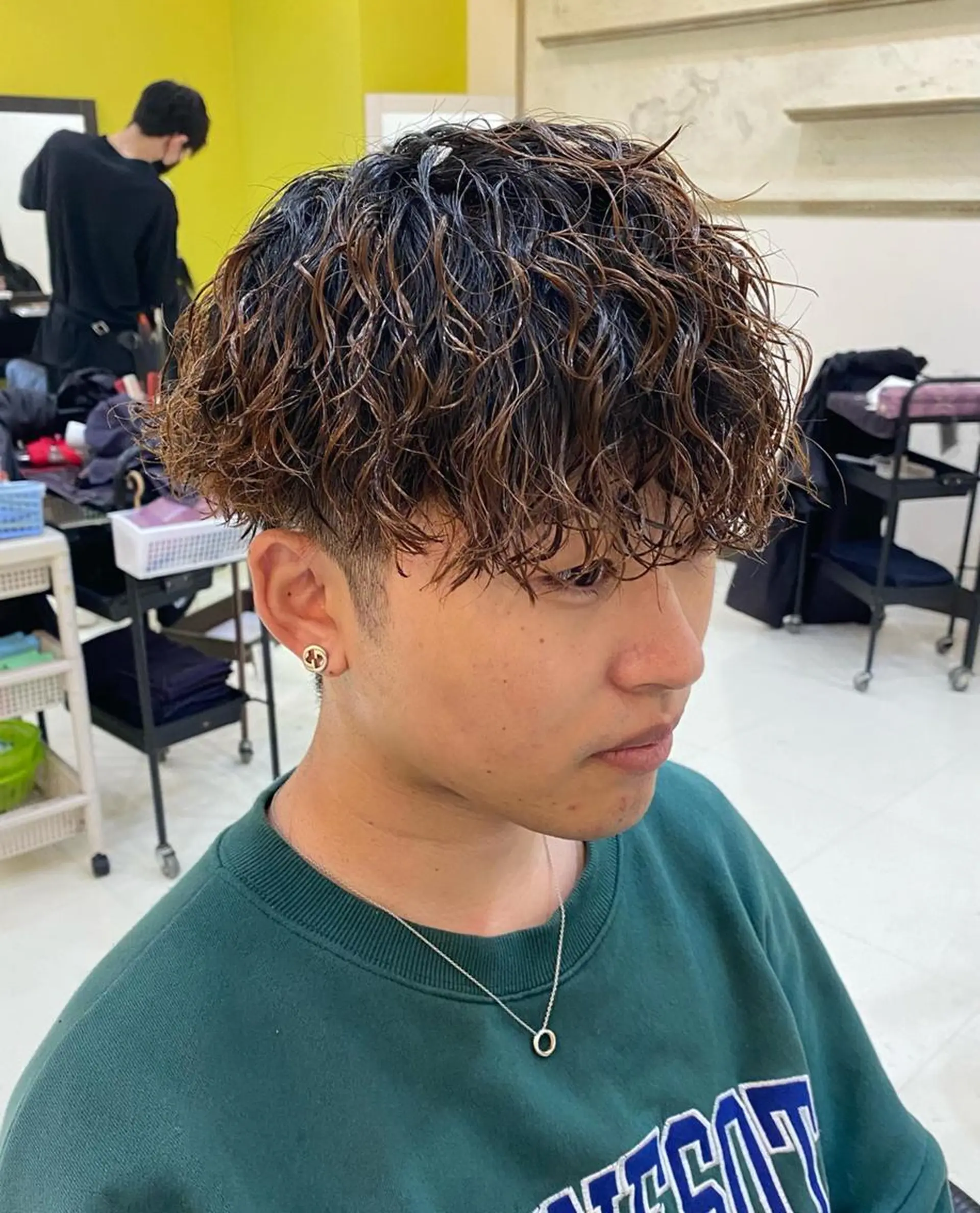 パーマ メンズ フェードカット メンズパーマ プードルパーマ メンズツイストパーマ ツイストスパイラルパーマ 年間2000名担当◎ パーマ職人/仲原佑樹のヘアスタイル