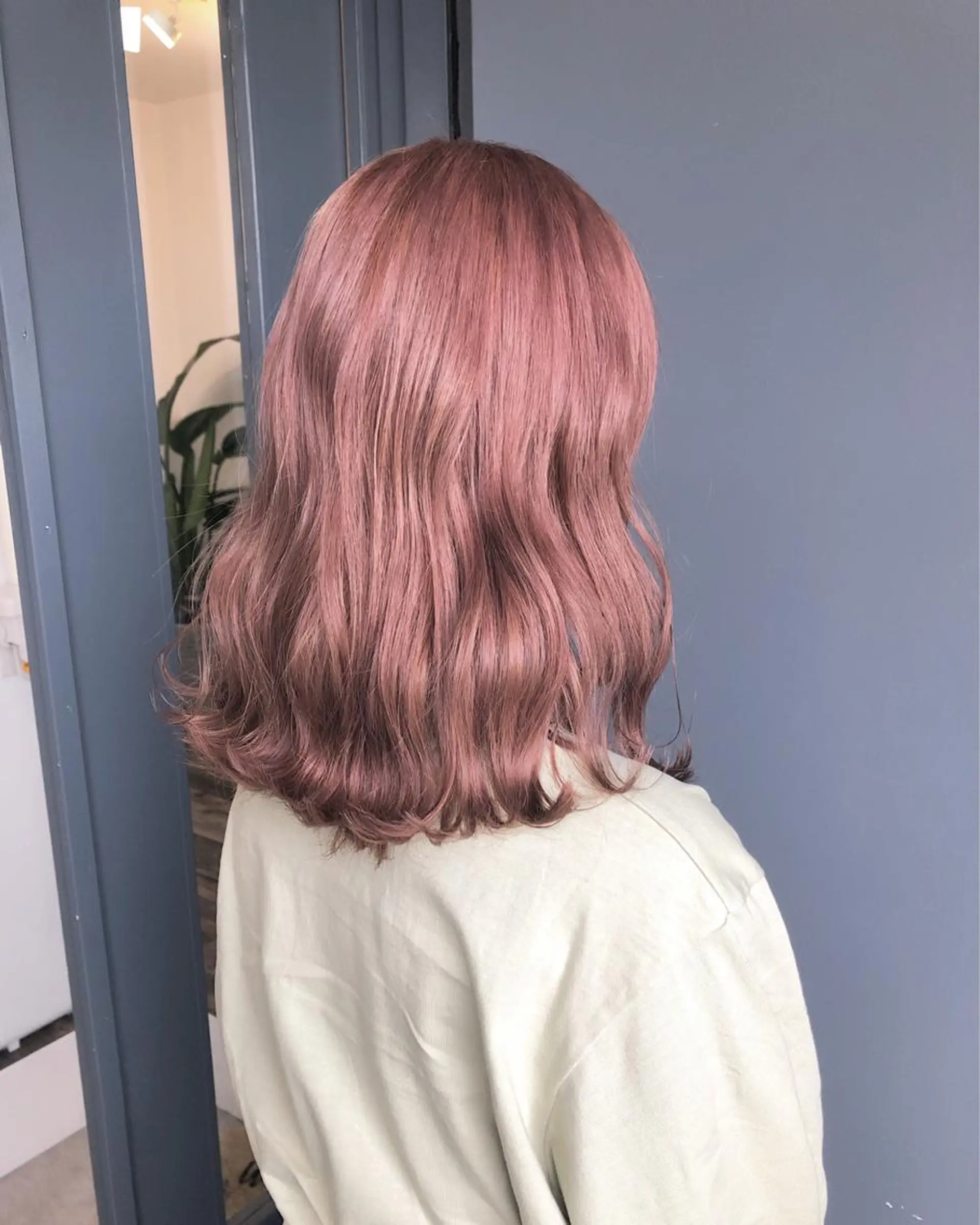 ミディアム カラー ピンクカラー 女性リピ90%🍨 🩷佐藤みずきのヘアスタイル