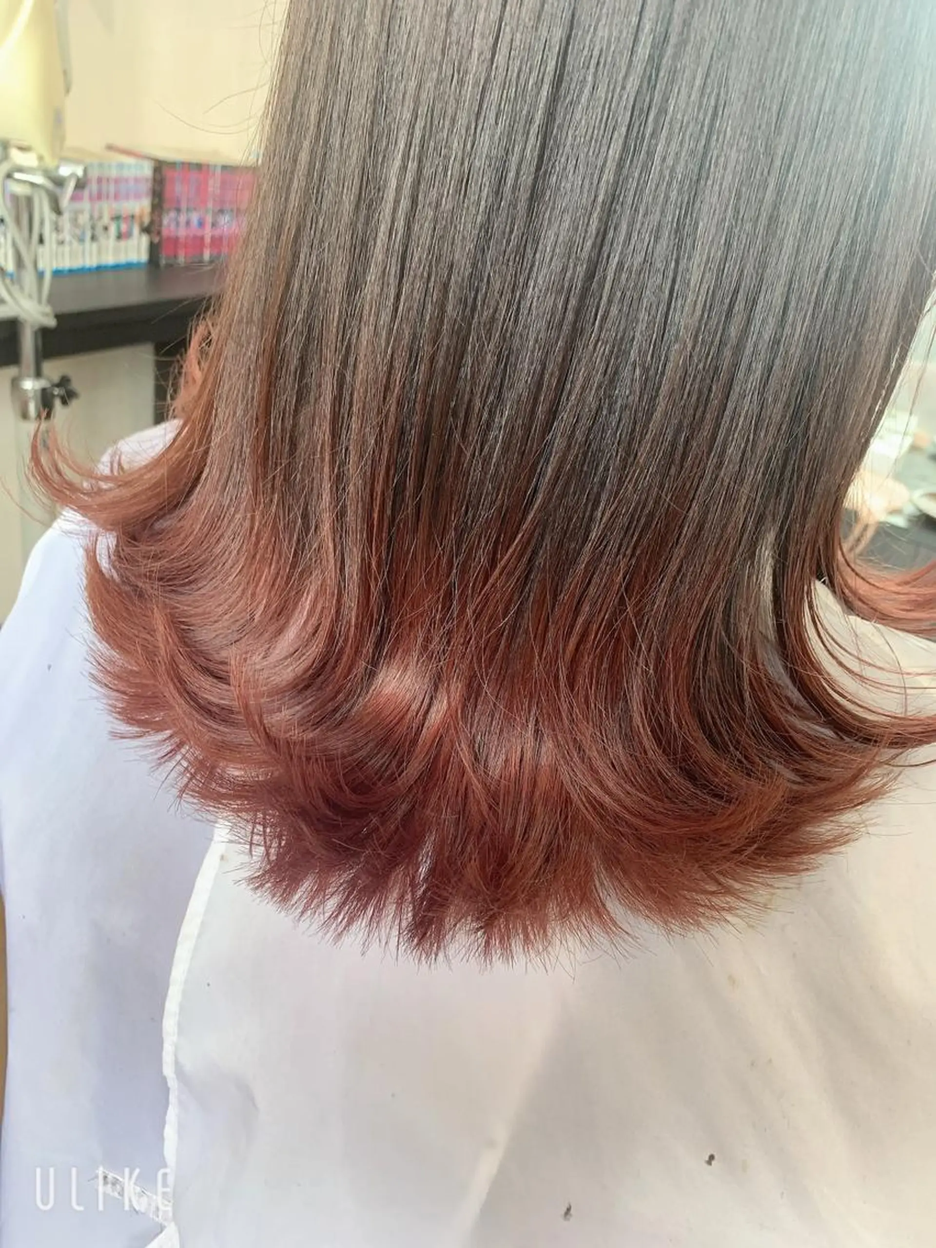 セミロング カラー ヘアアレンジ グラデーションカラー レッドカラー きむえり/髪質改善 /うねり広がり改善のヘアスタイル