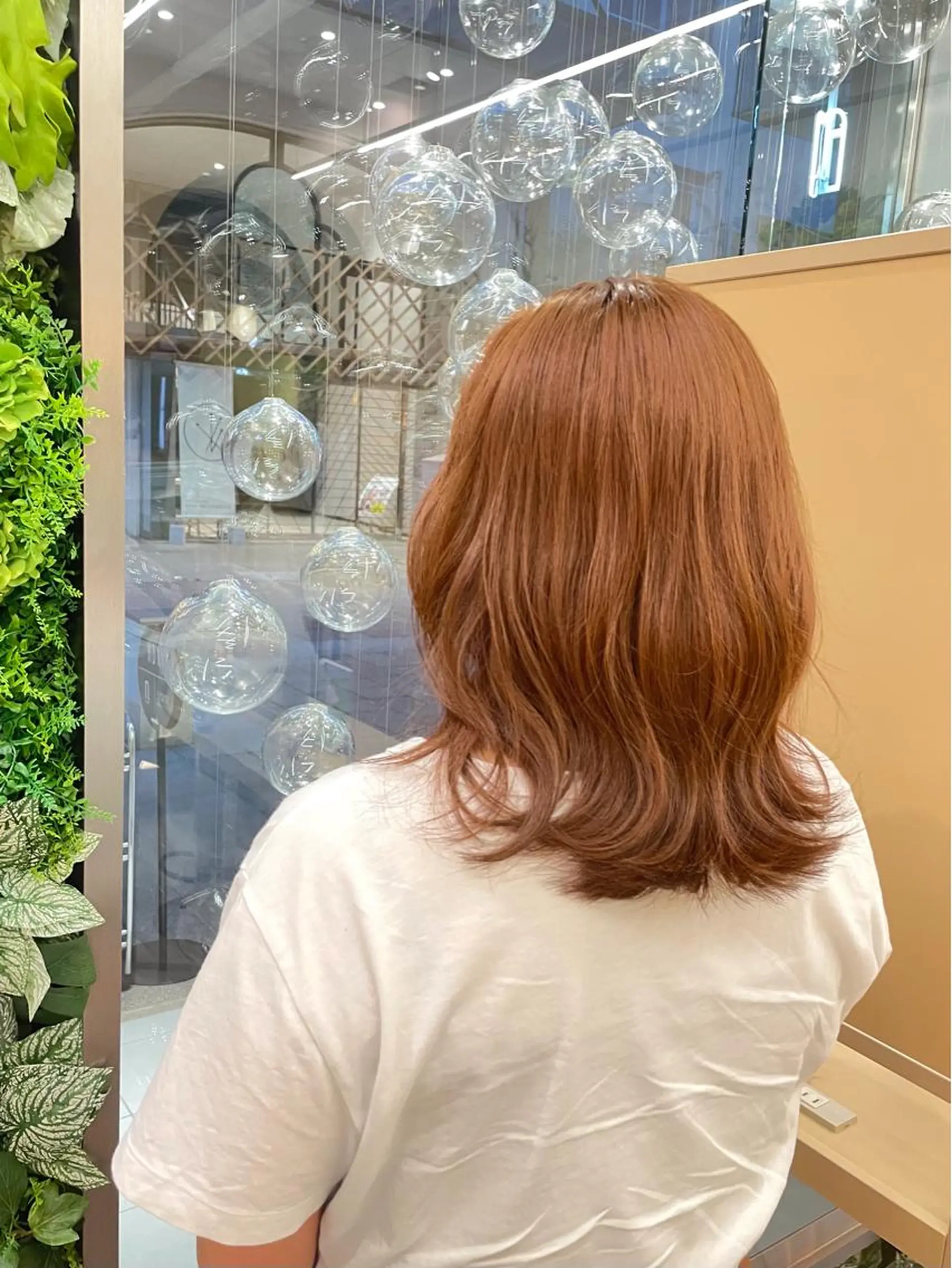 ミディアム カラー ヘアアレンジ オレンジ 山下 とよかのヘアスタイル