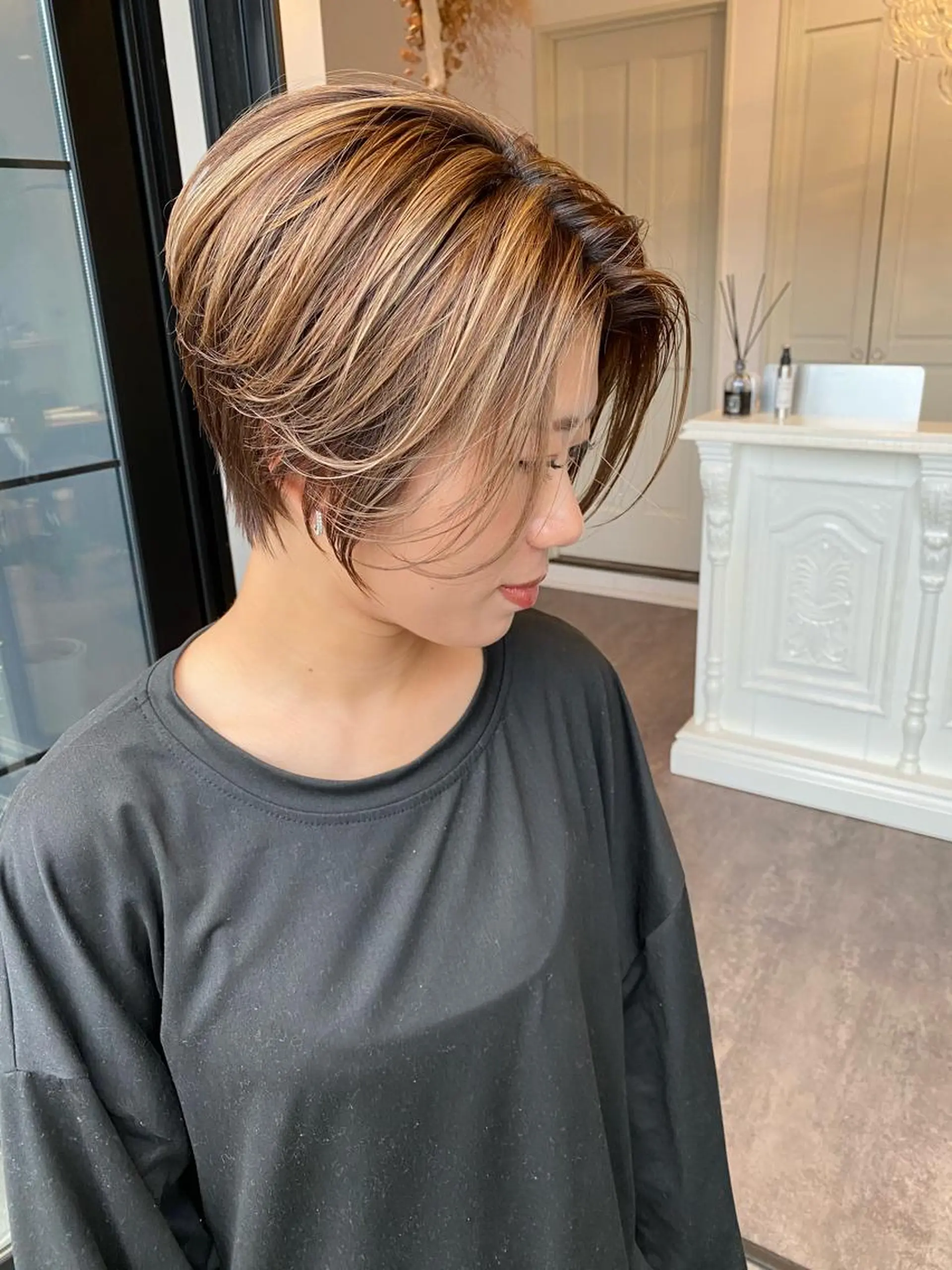 ショート カラー ハイライトカラー 外国人風カラー ハイライト カット ヘアカラー トリートメント 成松 勇治のヘアスタイル