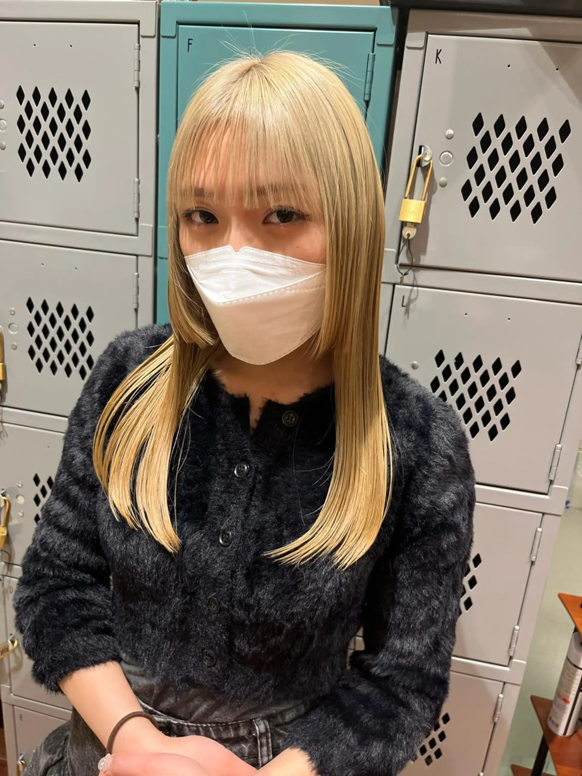 セミロング カラー ブリーチ ブロンド ダブルカラー 姫カット トリートメント ｼｮｰﾄｶｯﾄ 梅田 山下　すみれのヘアスタイル