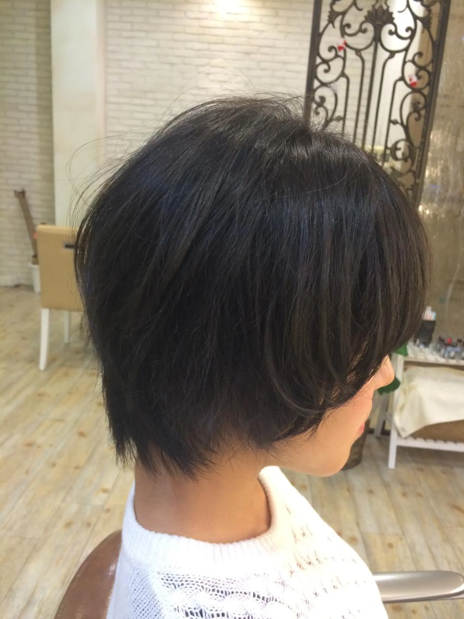 ショート カラー 平内 賢人のヘアスタイル