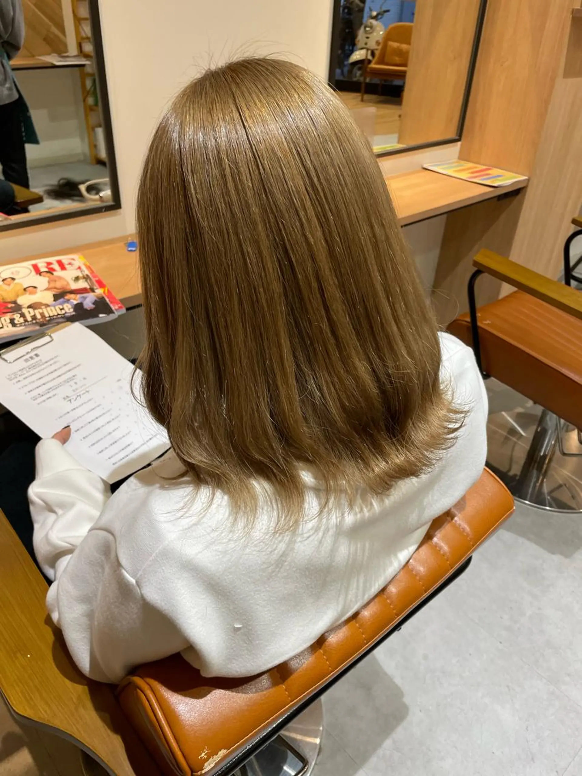 ミディアム シモダ クルミのヘアスタイル