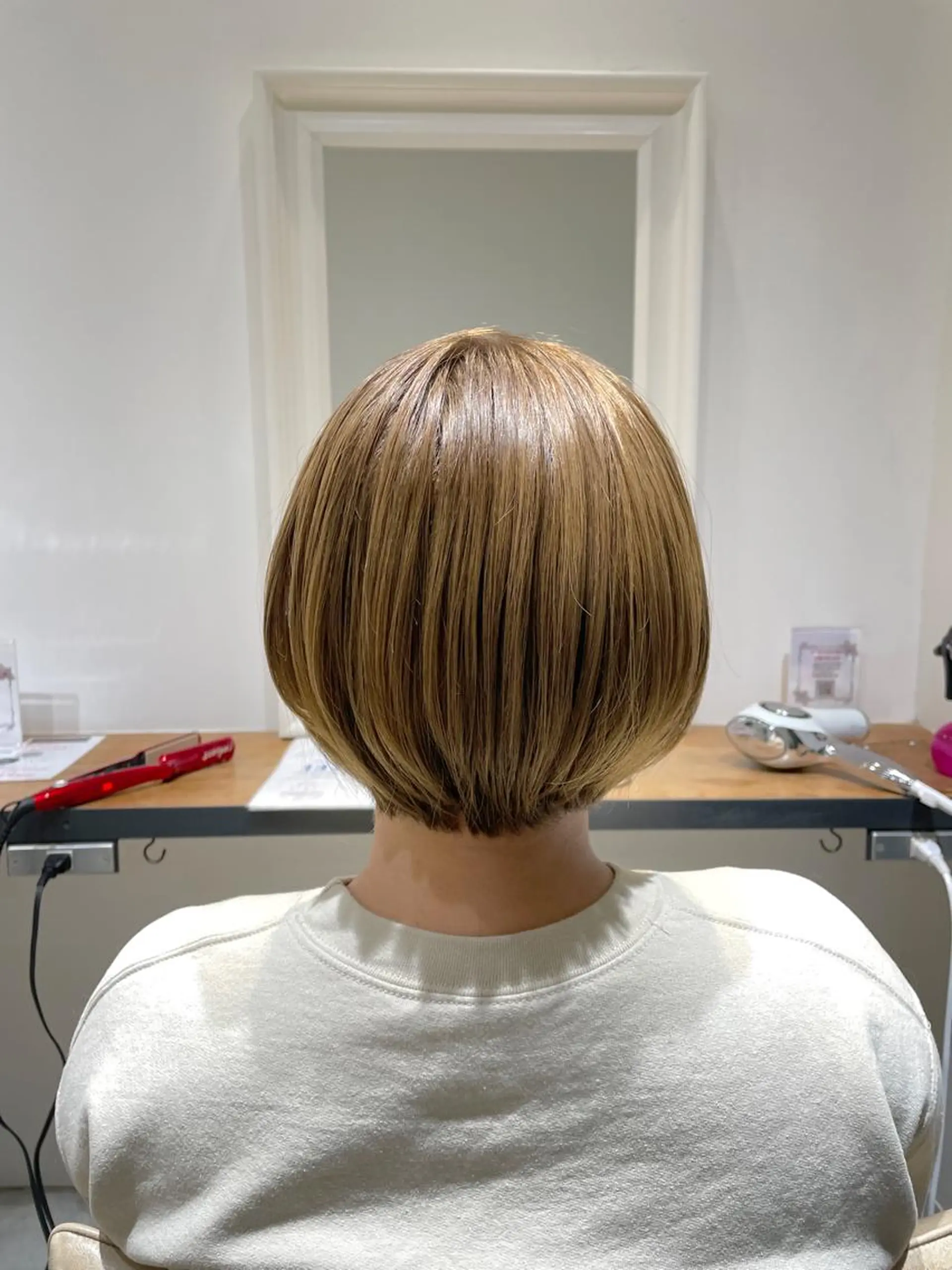 ショート カラー ショートボブ ブリーチ ボブ くせ毛 髪質改善 カット 髪質改善専門 YOSHIのヘアスタイル