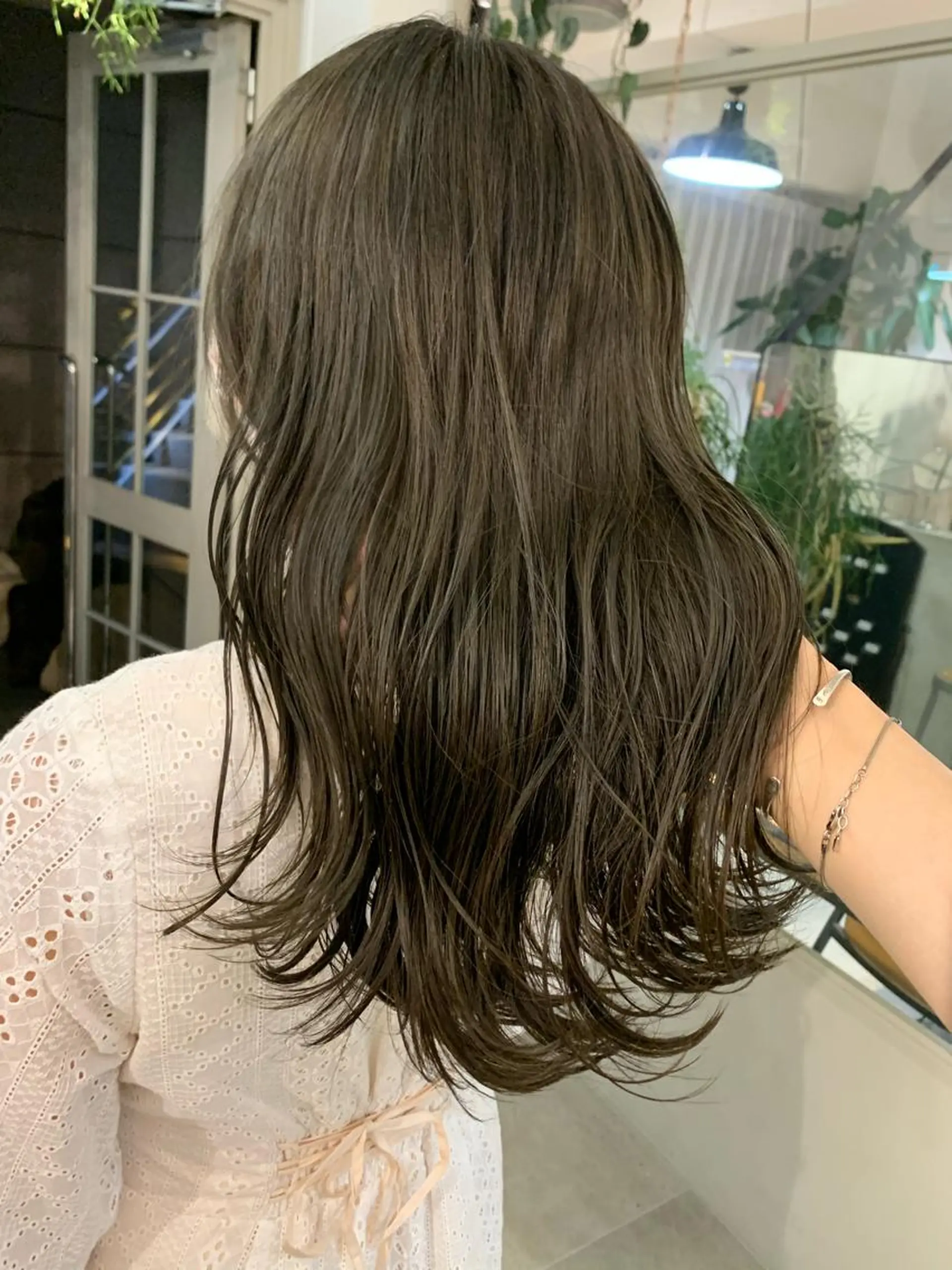 ロング カラー マツエク・マツパ ヘアカラー トリートメント ハイトーンボブ 前田 表参道　グレージュのヘアスタイル