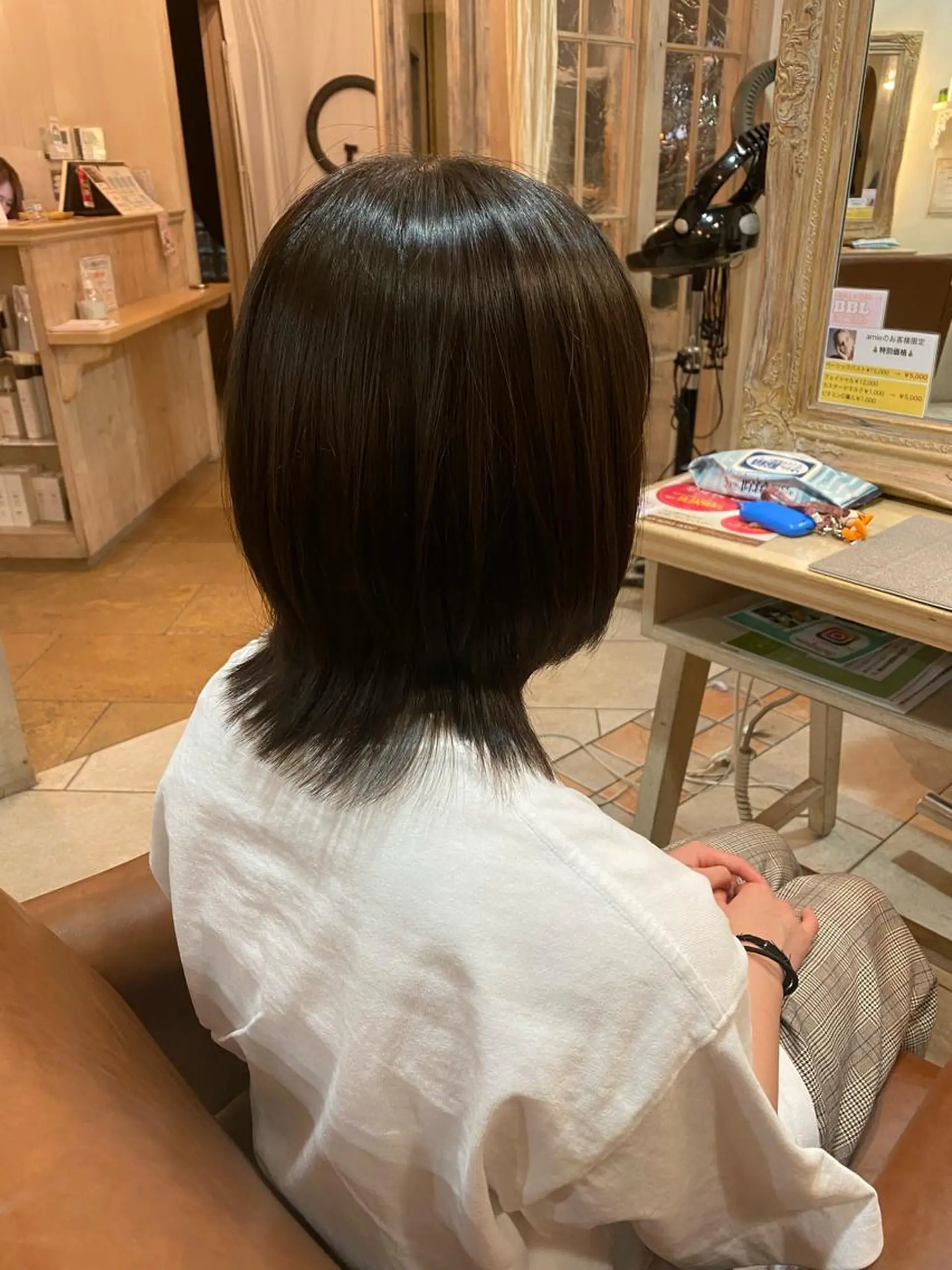 ミディアム 井上 日菜乃のヘアスタイル