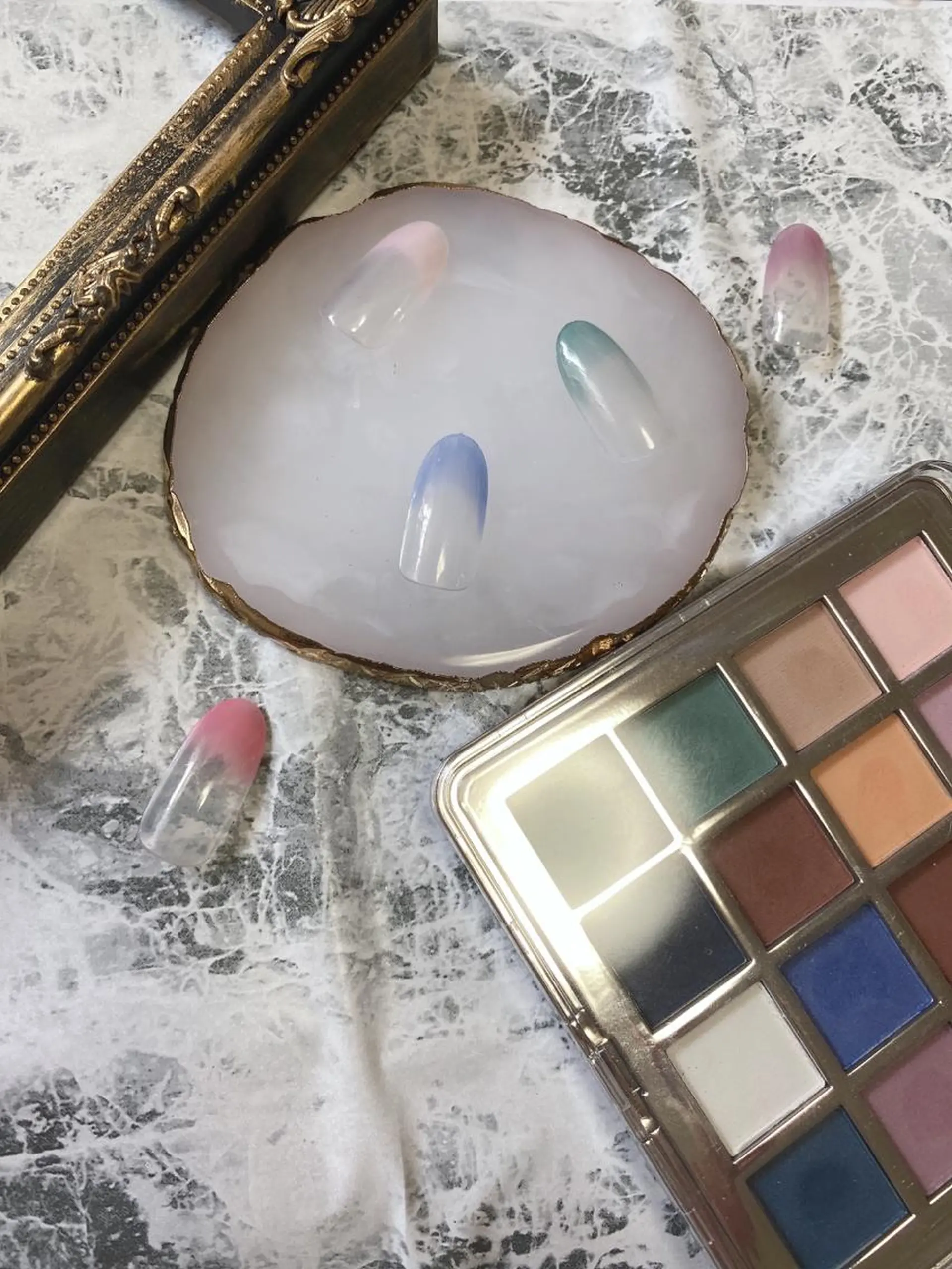 ネイル ジェルネイル グラデーション キラキラネイル ラメ(グリッター) Nail_refrain所属・Nakajo Mikaのネイルデザイン