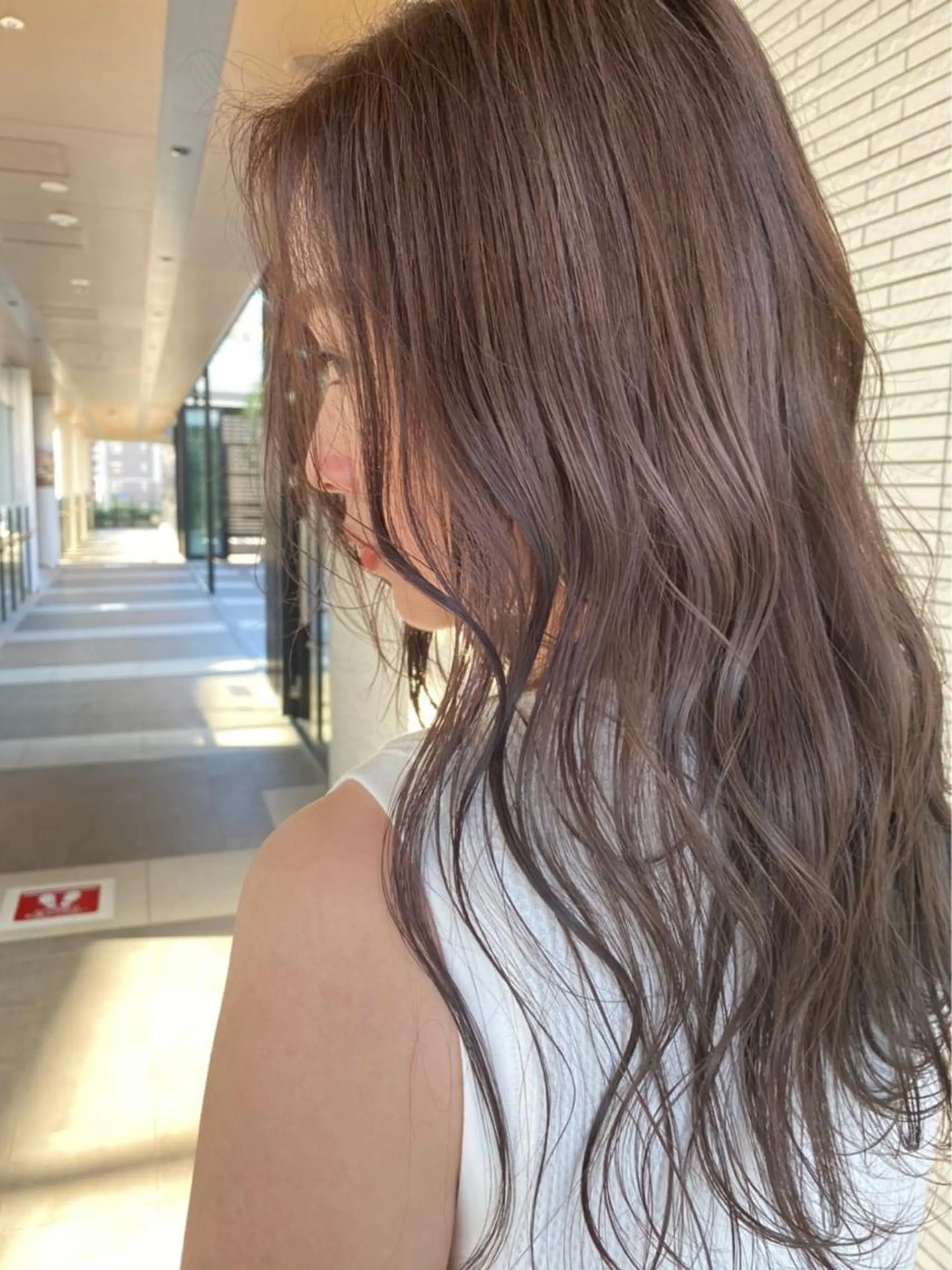 セミロング カラー ヘアアレンジ 透明感カラー グレージュ パープルカラー パープルグレージュ マエダ リョウのヘアスタイル