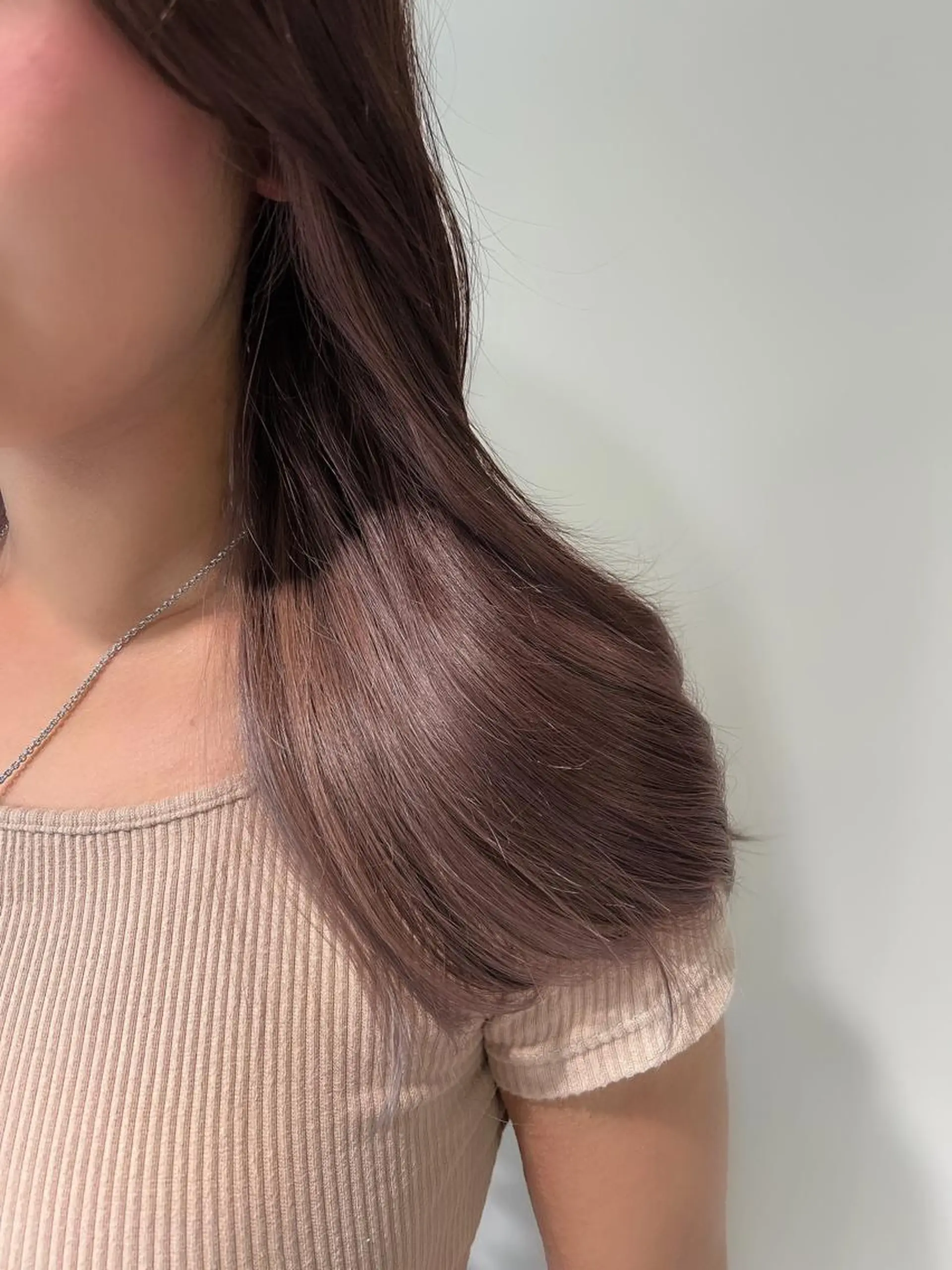 セミロング カット ヘアカラー 安井 貞好のヘアスタイル