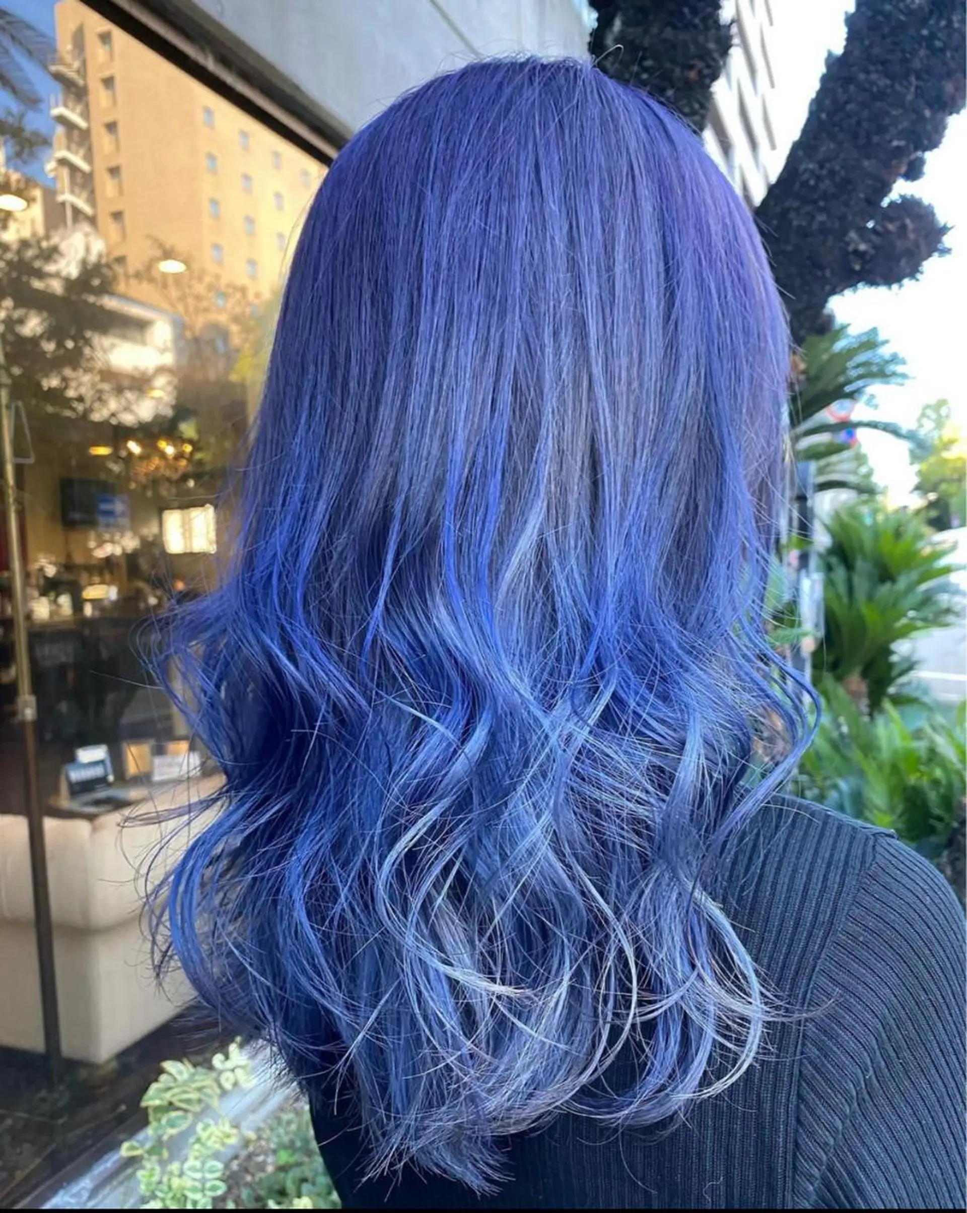 ミディアム カラー Gaudi / ガウディのヘアスタイル