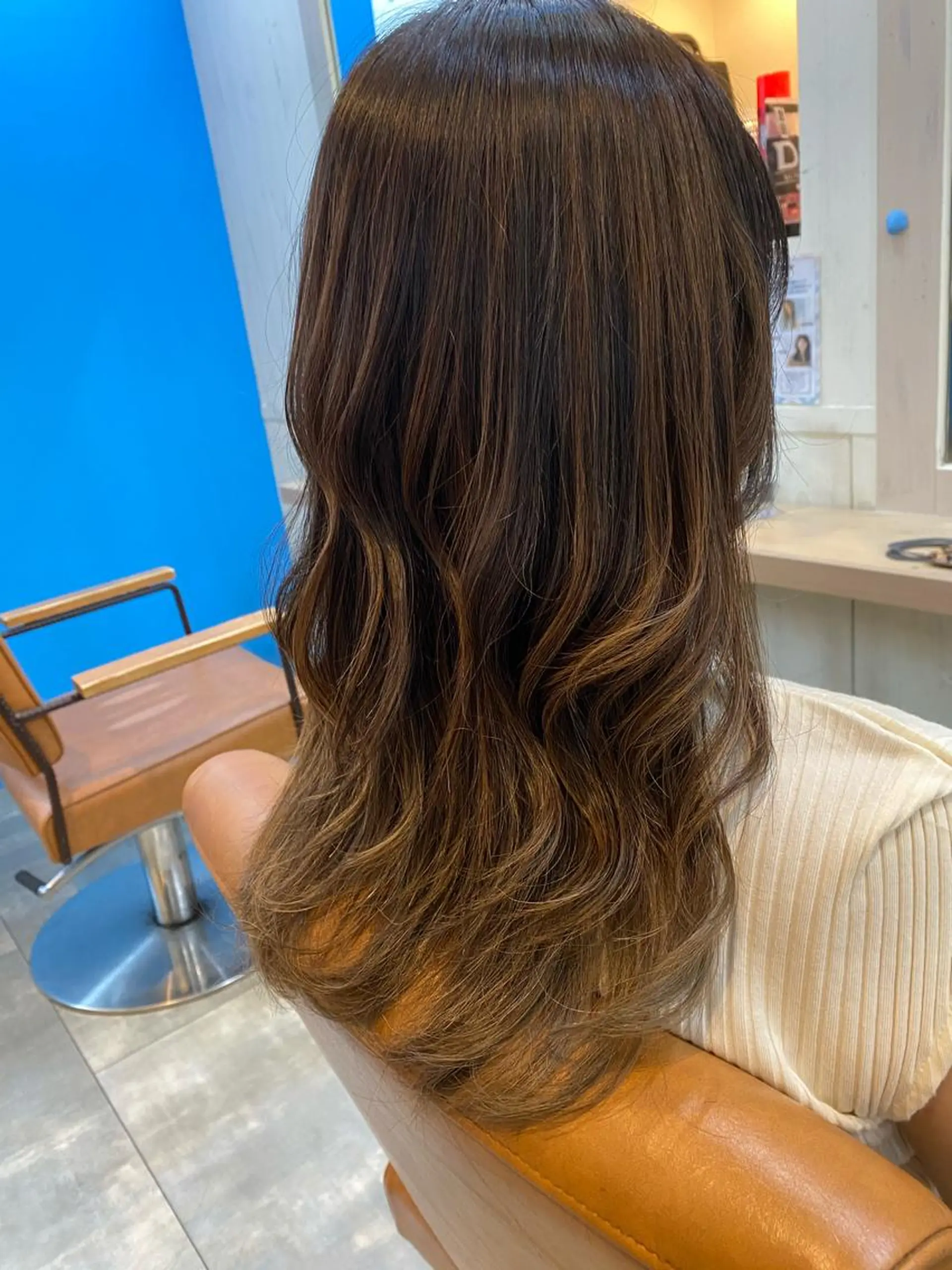 ロング カラー バレイヤージュ ハイライトカラー ハイライト レイヤーカット 米林 遼のヘアスタイル