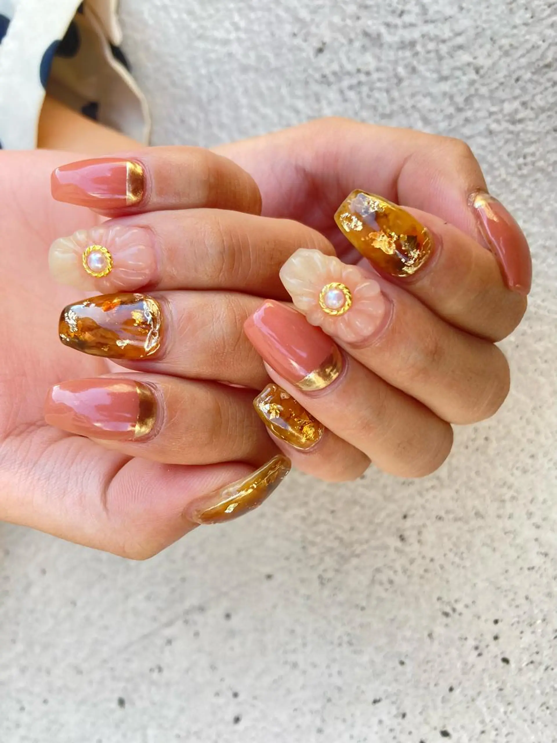 ミディアム ネイル ハンドネイル フットネイル ✴︎ Delightのネイルデザイン