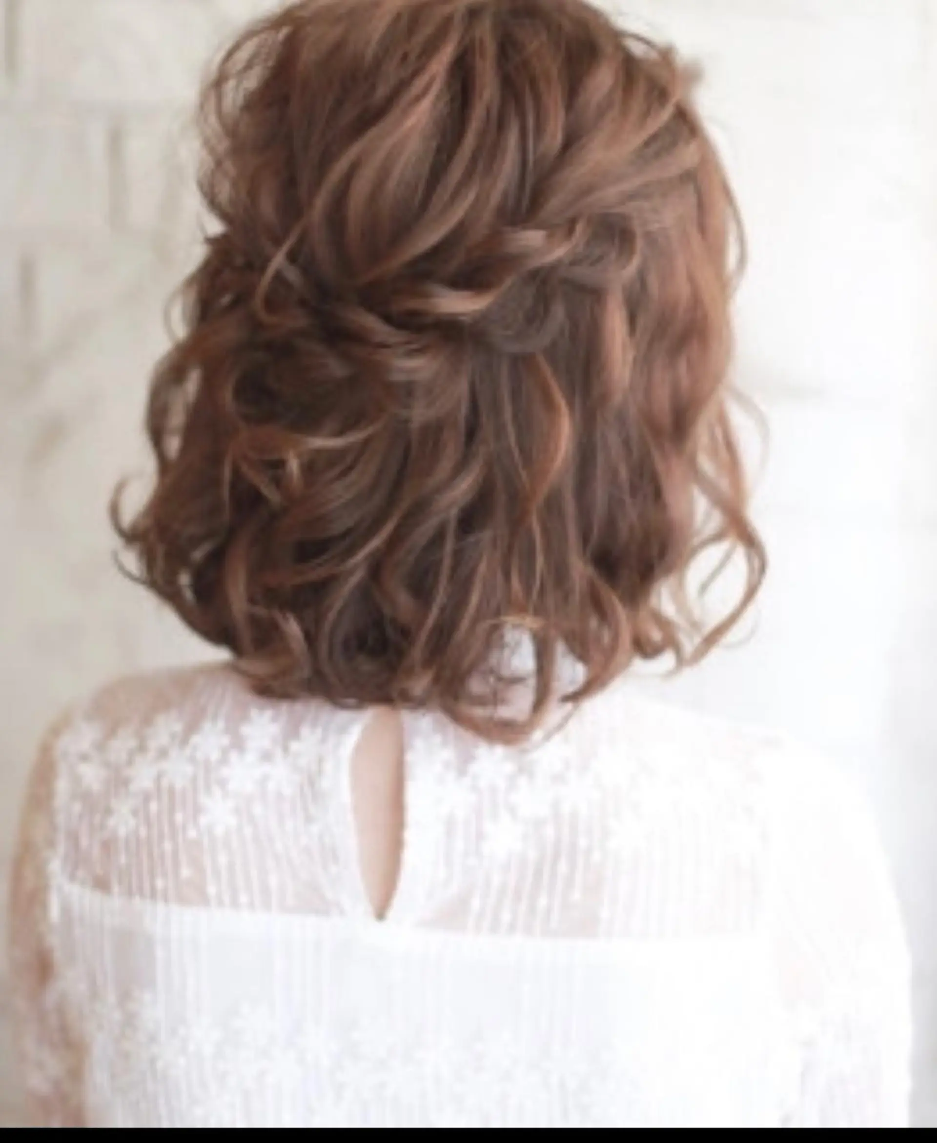 ミディアム カレンダー 弁天町Tomoのヘアスタイル