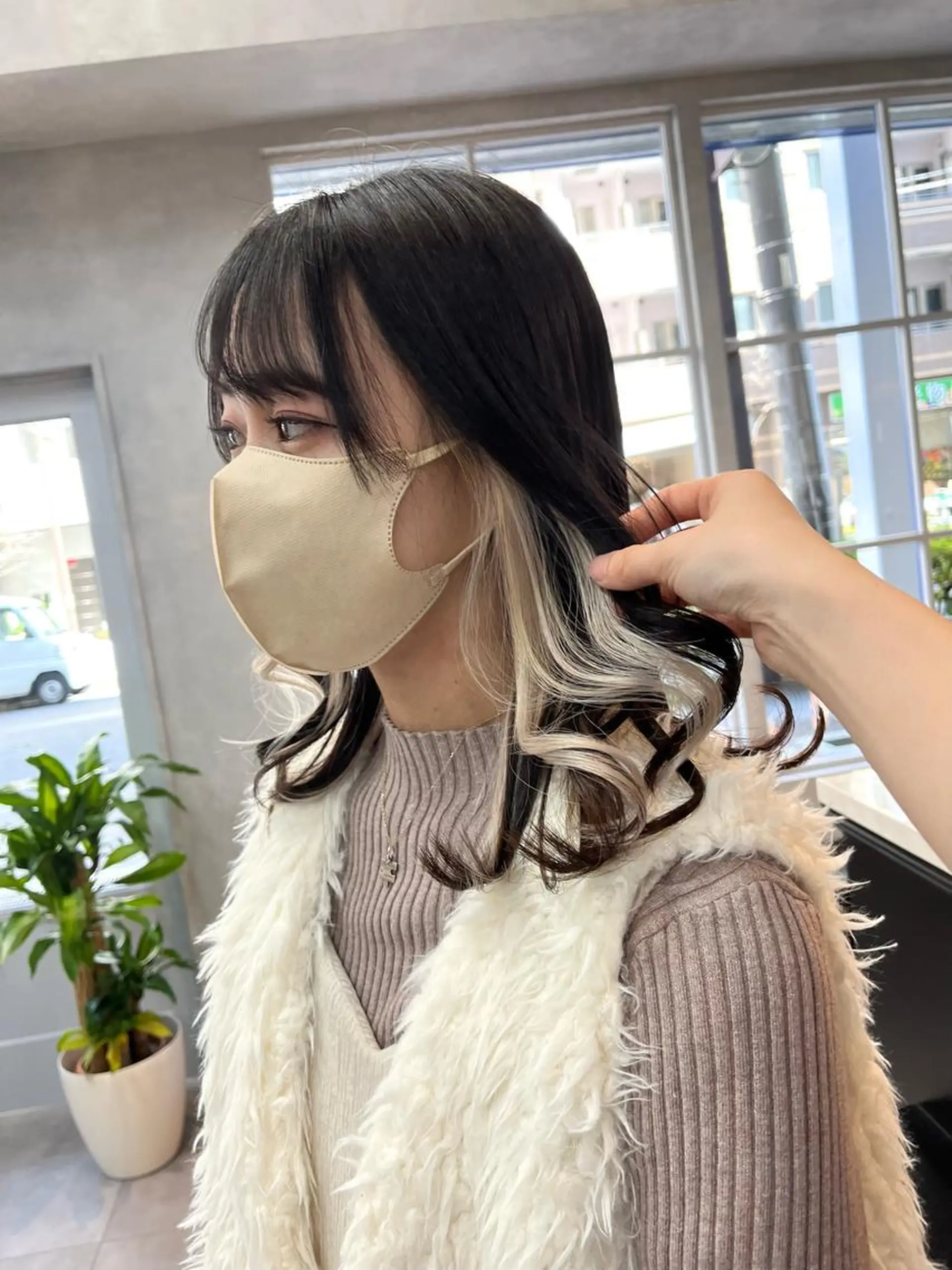 セミロング カラー ブリーチ ブロンド インナーカラー ホワイトブロンド カット ヘアカラー 🎀♥️推しカラー tomoka💜🍭のヘアスタイル