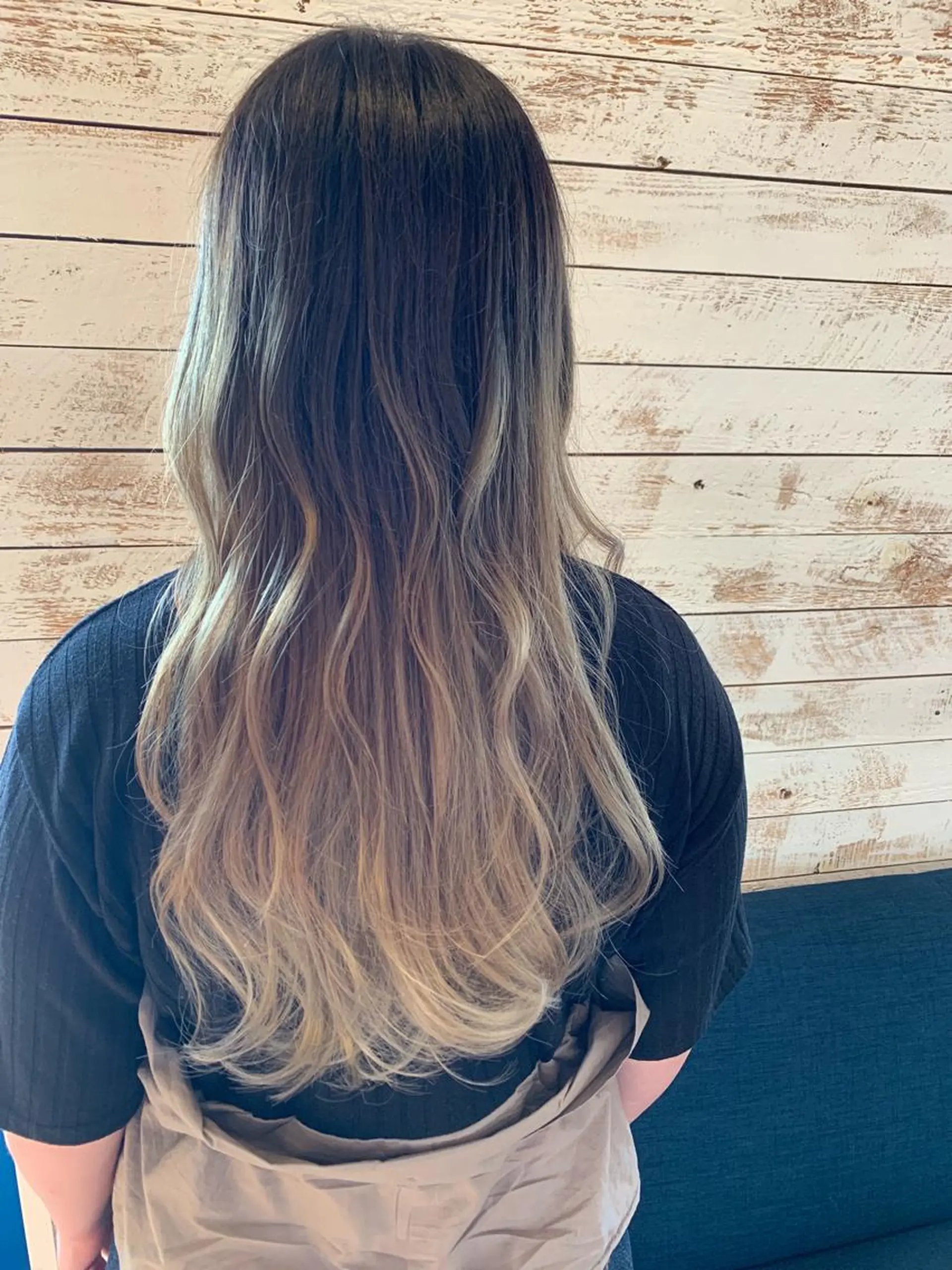 ロング カラー グラデーションカラー 小坂 愛美のヘアスタイル