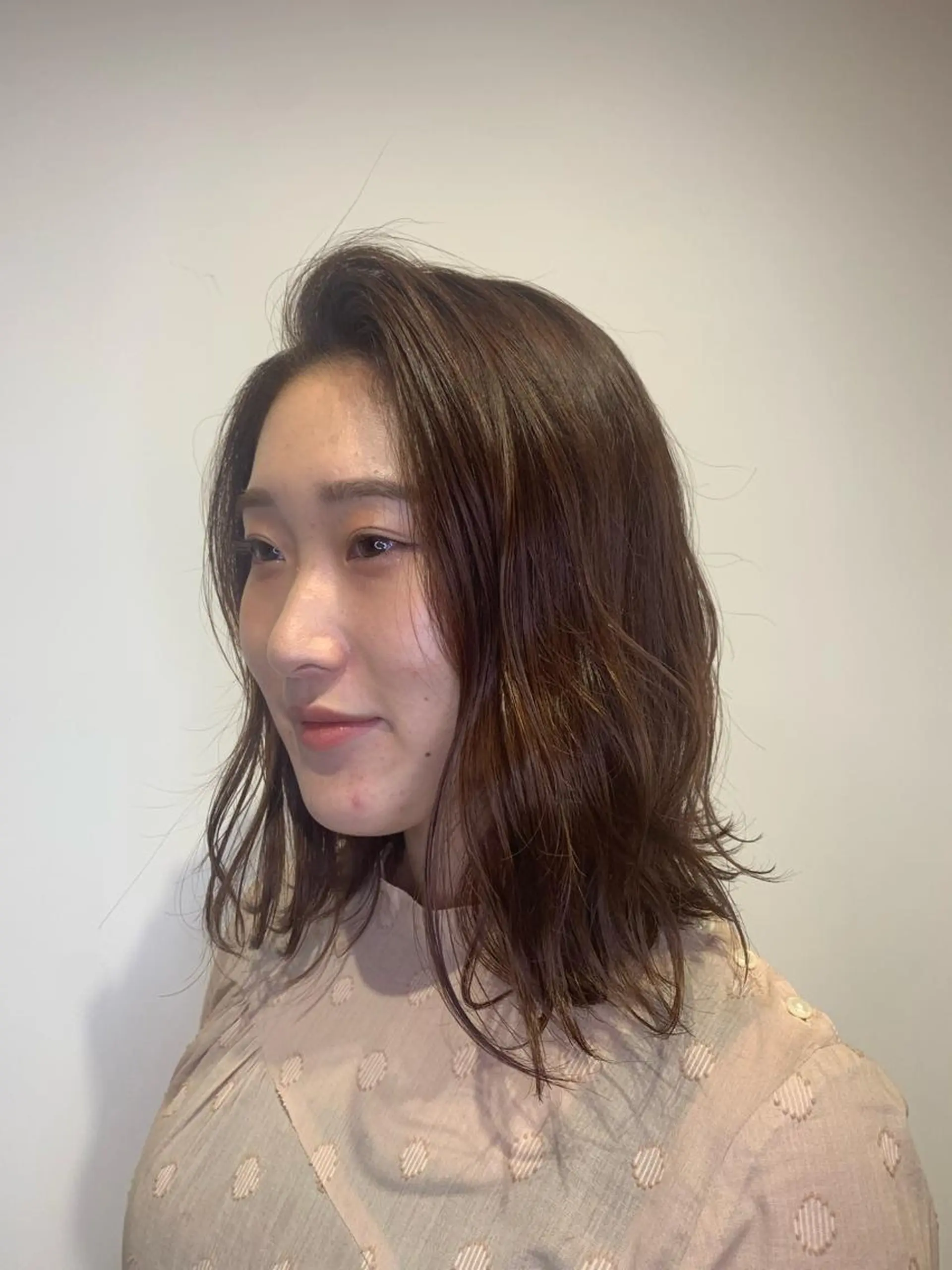 カラー イズミ ナナコのヘアスタイル