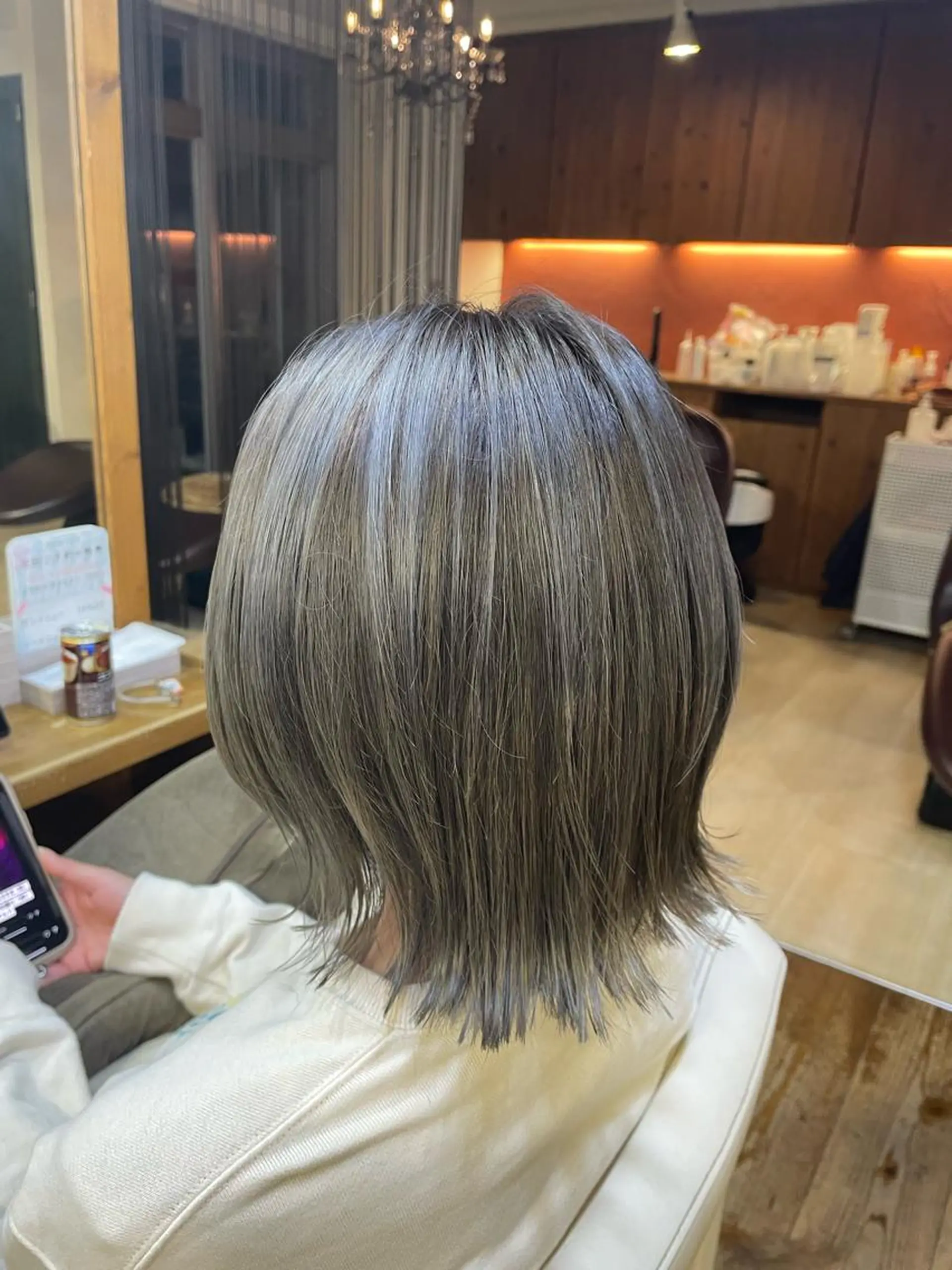 ミディアム 山木 裕子のヘアスタイル