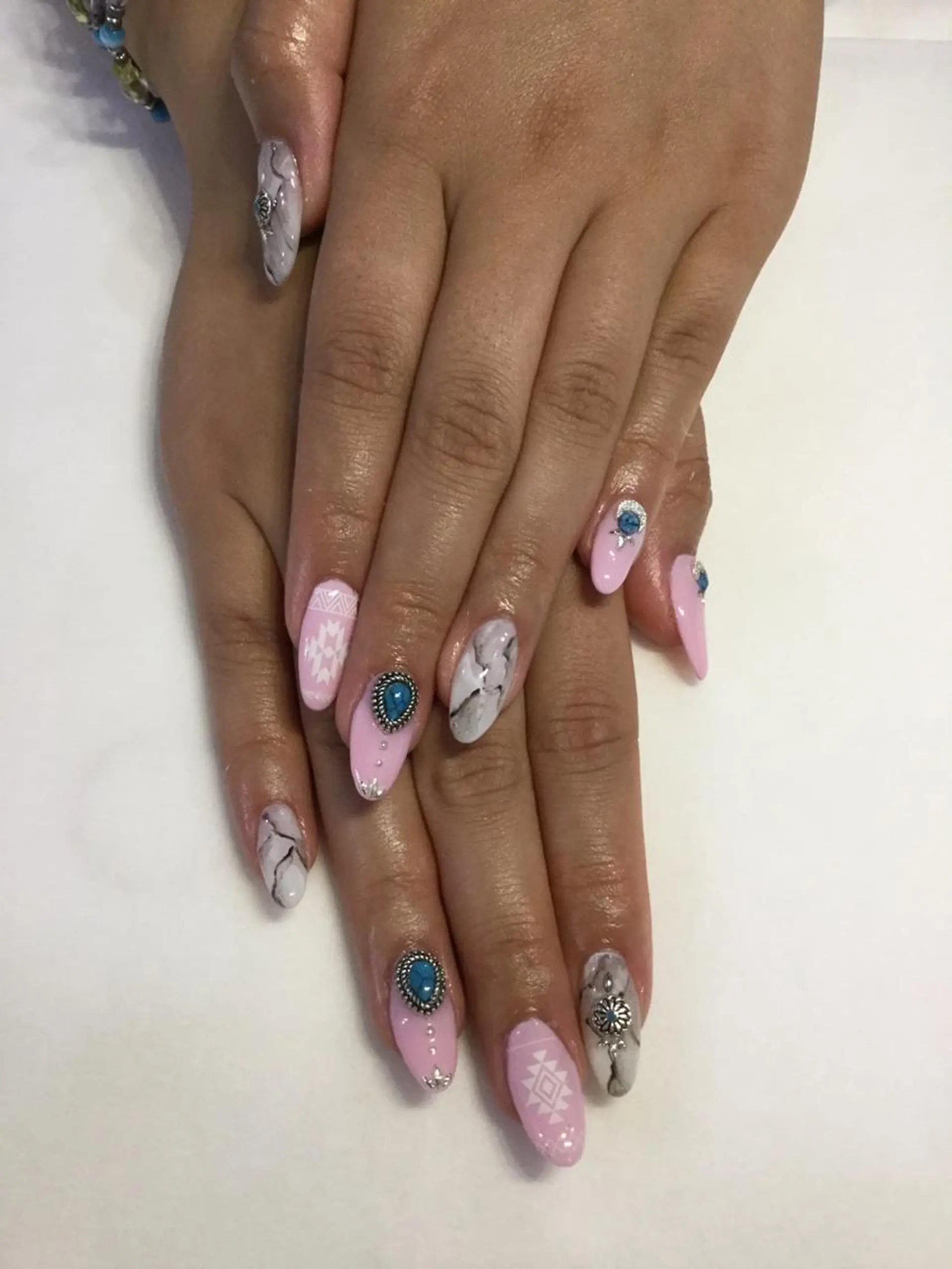 ネイル ハンドネイル 💎🐰 saki. m 🐰💎のネイルデザイン