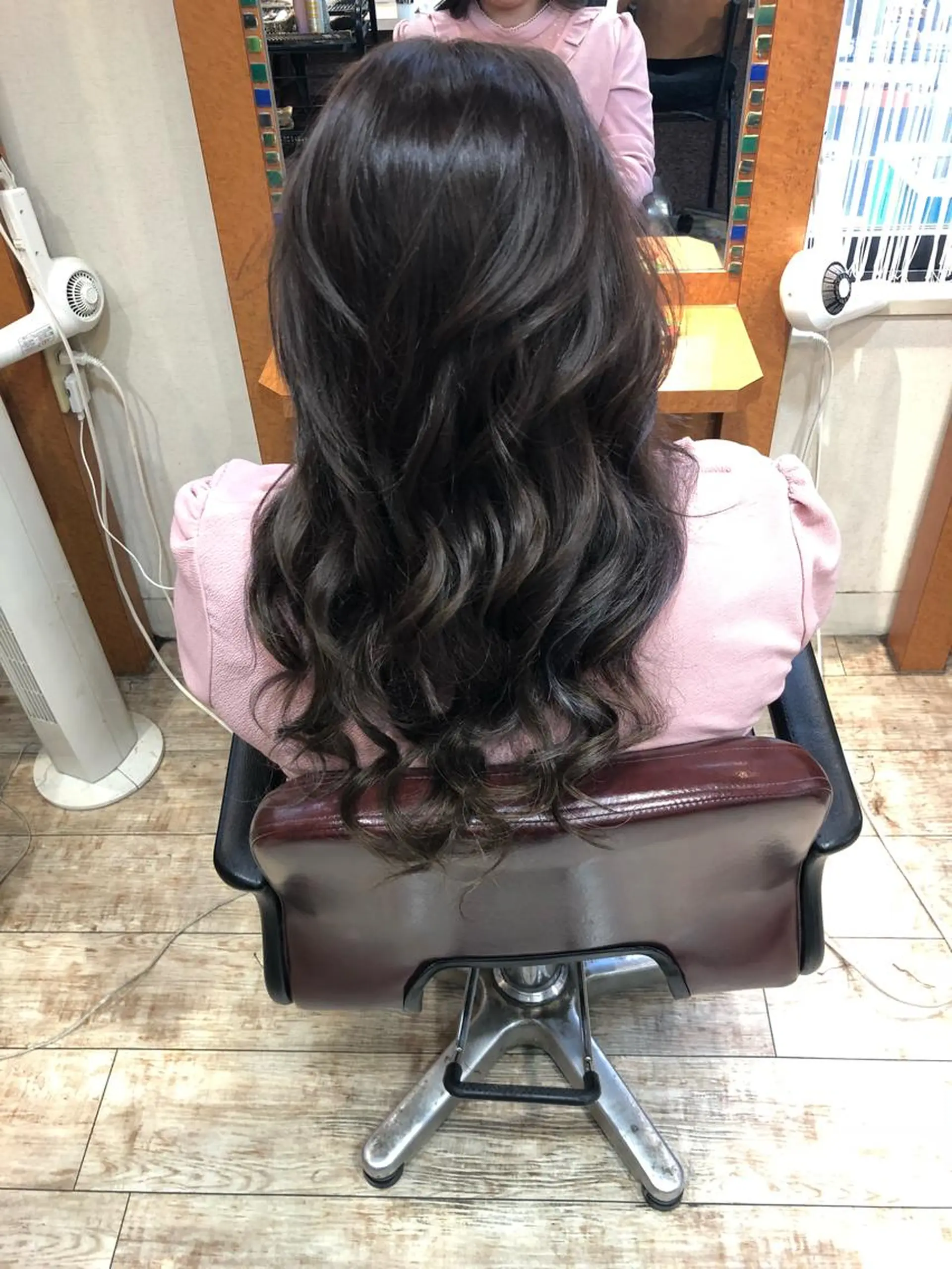 ロング カラー ブリーチ ブルーカラー ラベンダーカラー ラベンダーグレー エクステ 100%髪質改善特化 TRUNSのヘアスタイル