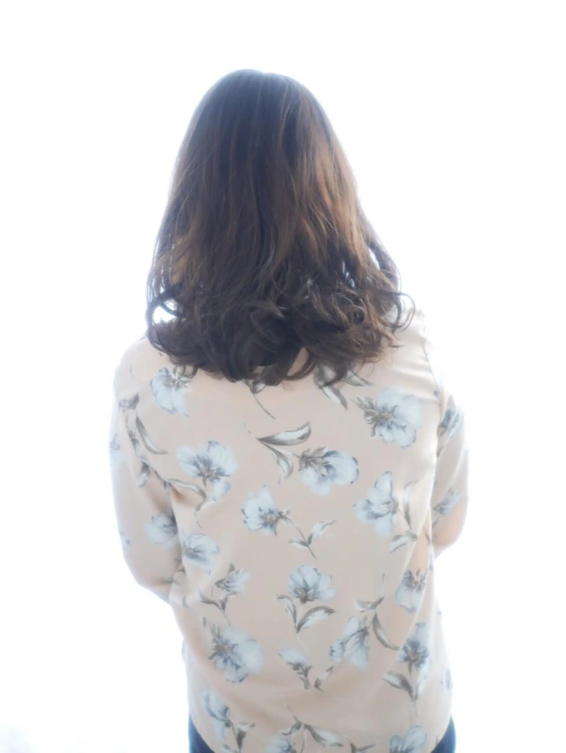 ミディアム 金澤 愛のヘアスタイル