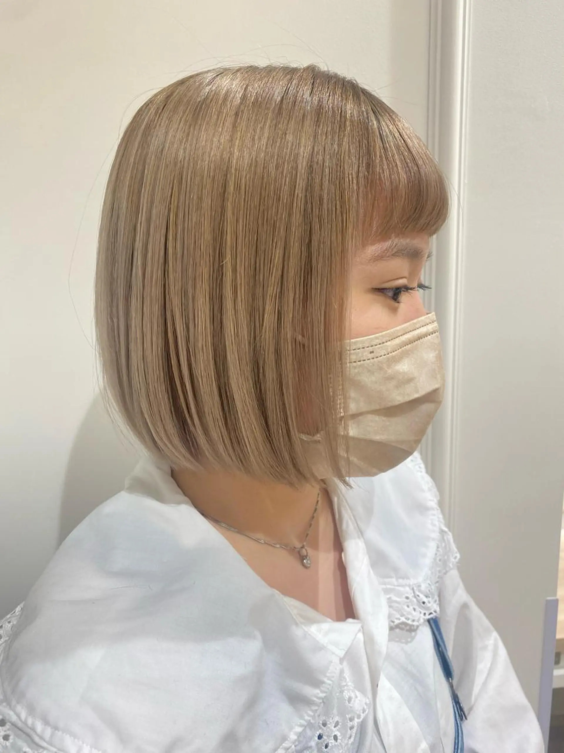 ショート カラー カット ヘアカラー 小顔レイヤー/ ベージュ🤍Rieのヘアスタイル